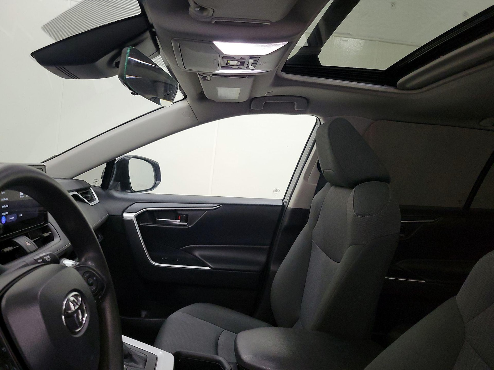 2024 Toyota RAV4 XLE - Photo 20