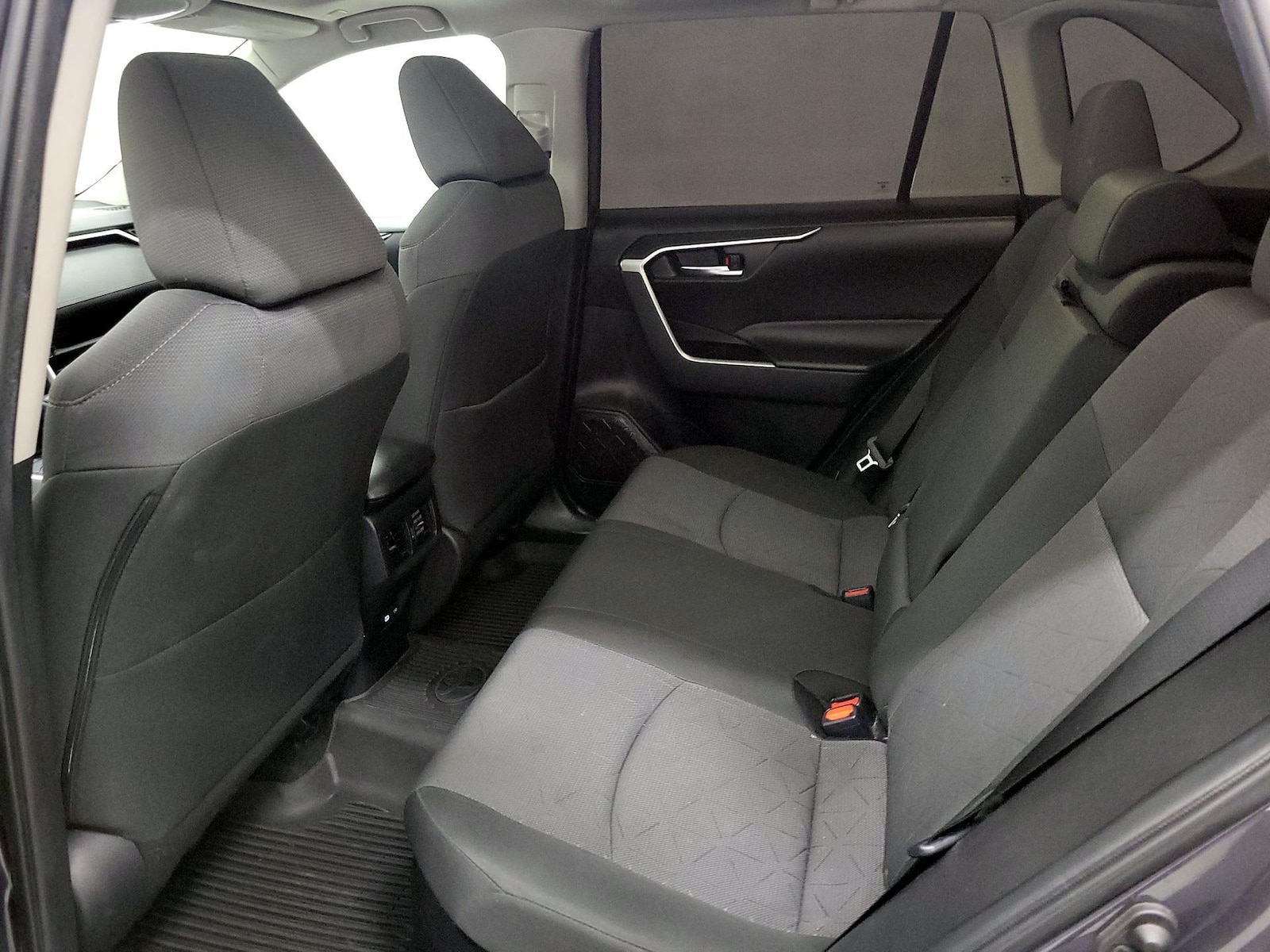 2024 Toyota RAV4 XLE - Photo 21