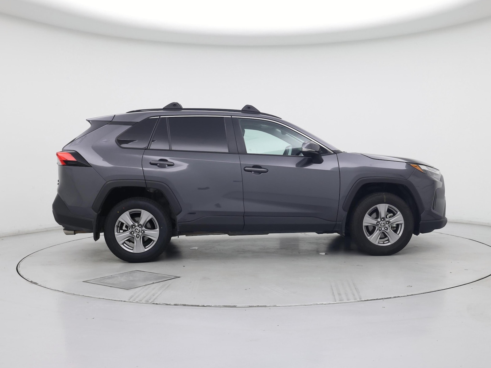 2024 Toyota RAV4 XLE - Photo 8