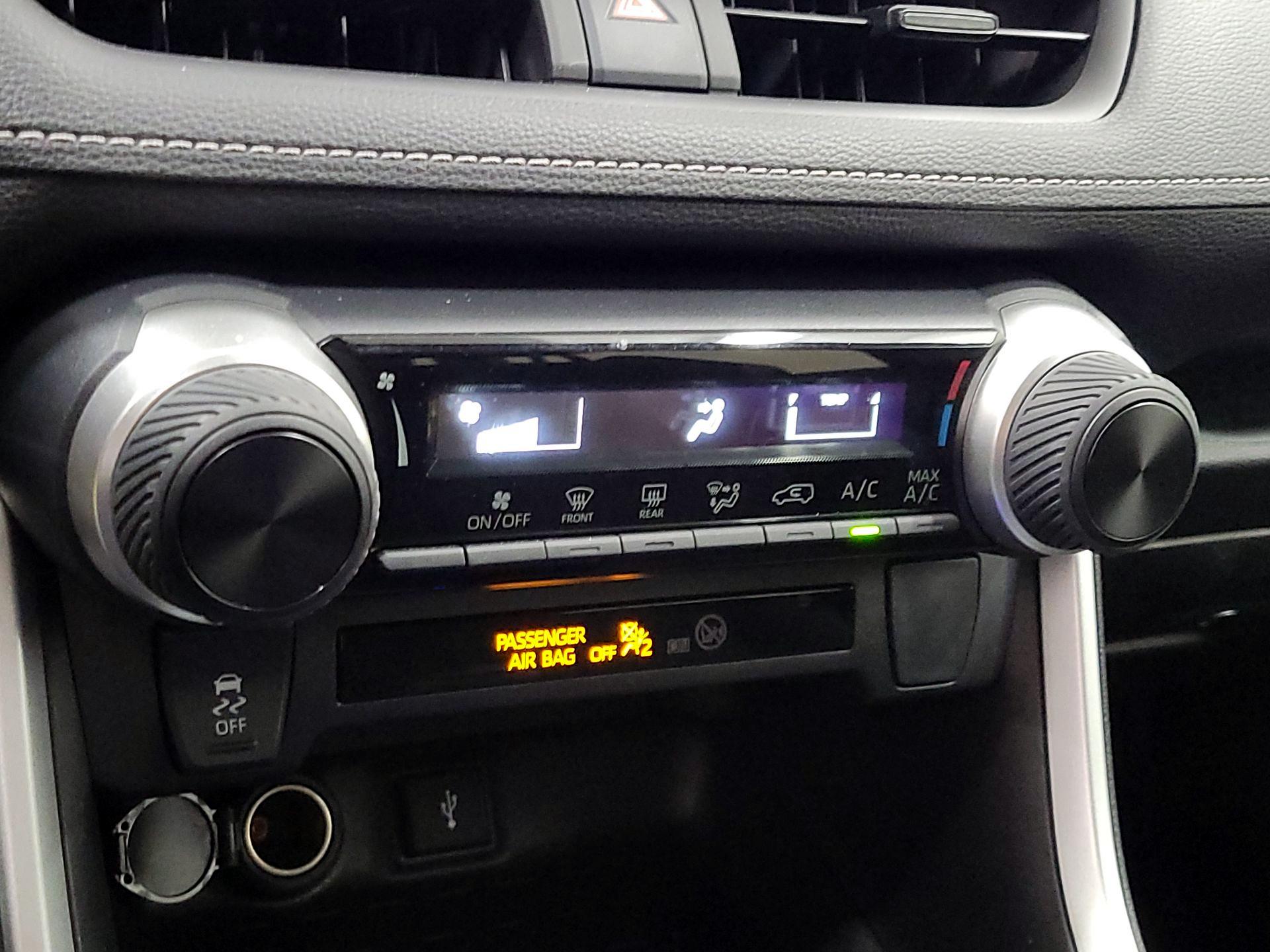 Thumbnail: 2022 Toyota RAV4 - 16