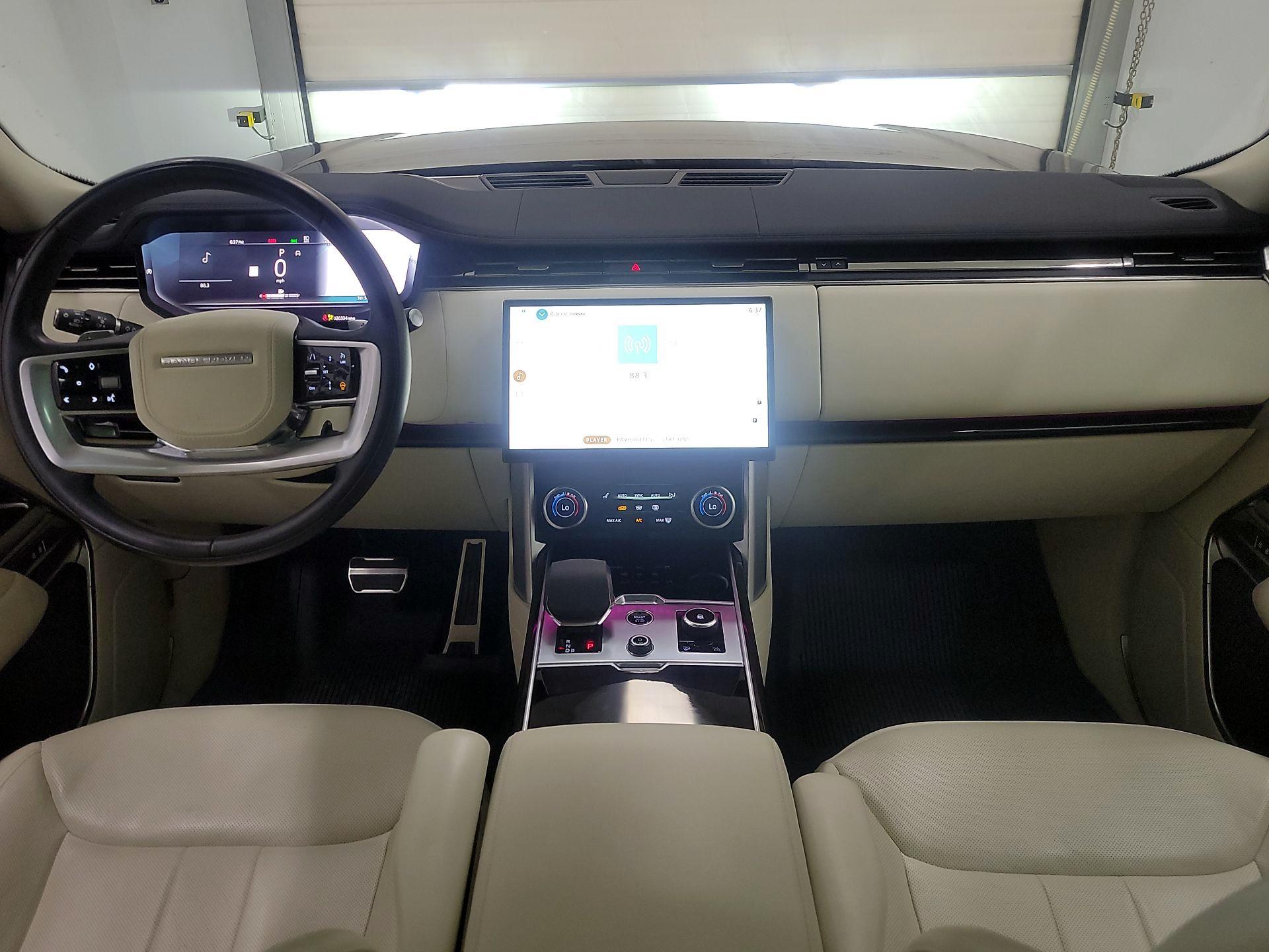 Thumbnail: 2023 Land Rover Range Rover - 9