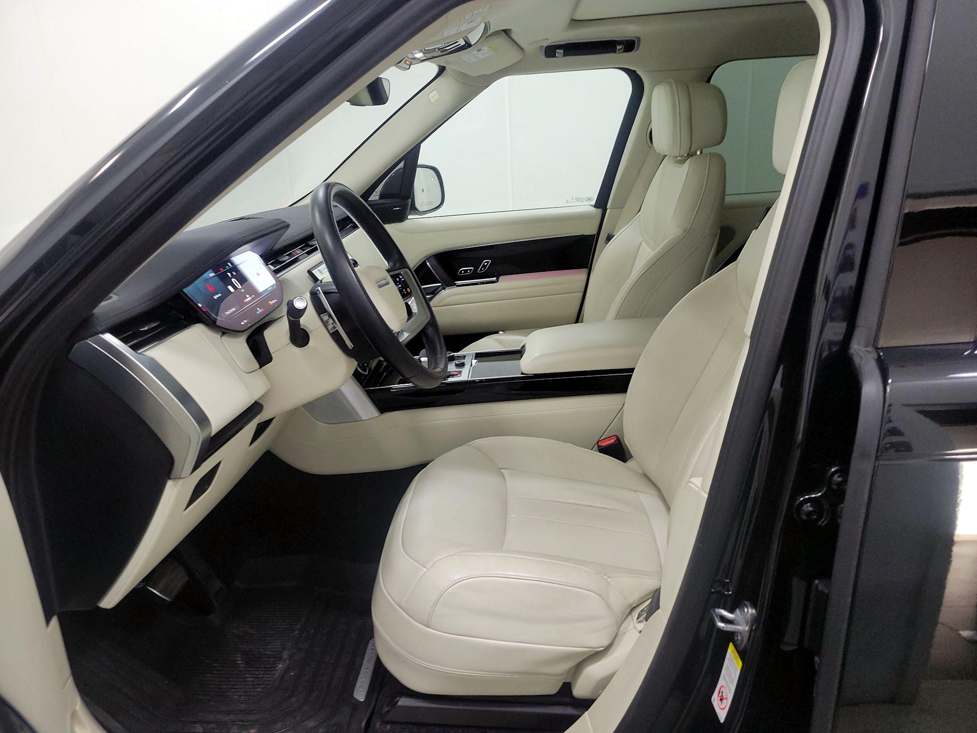 Thumbnail: 2023 Land Rover Range Rover - 11