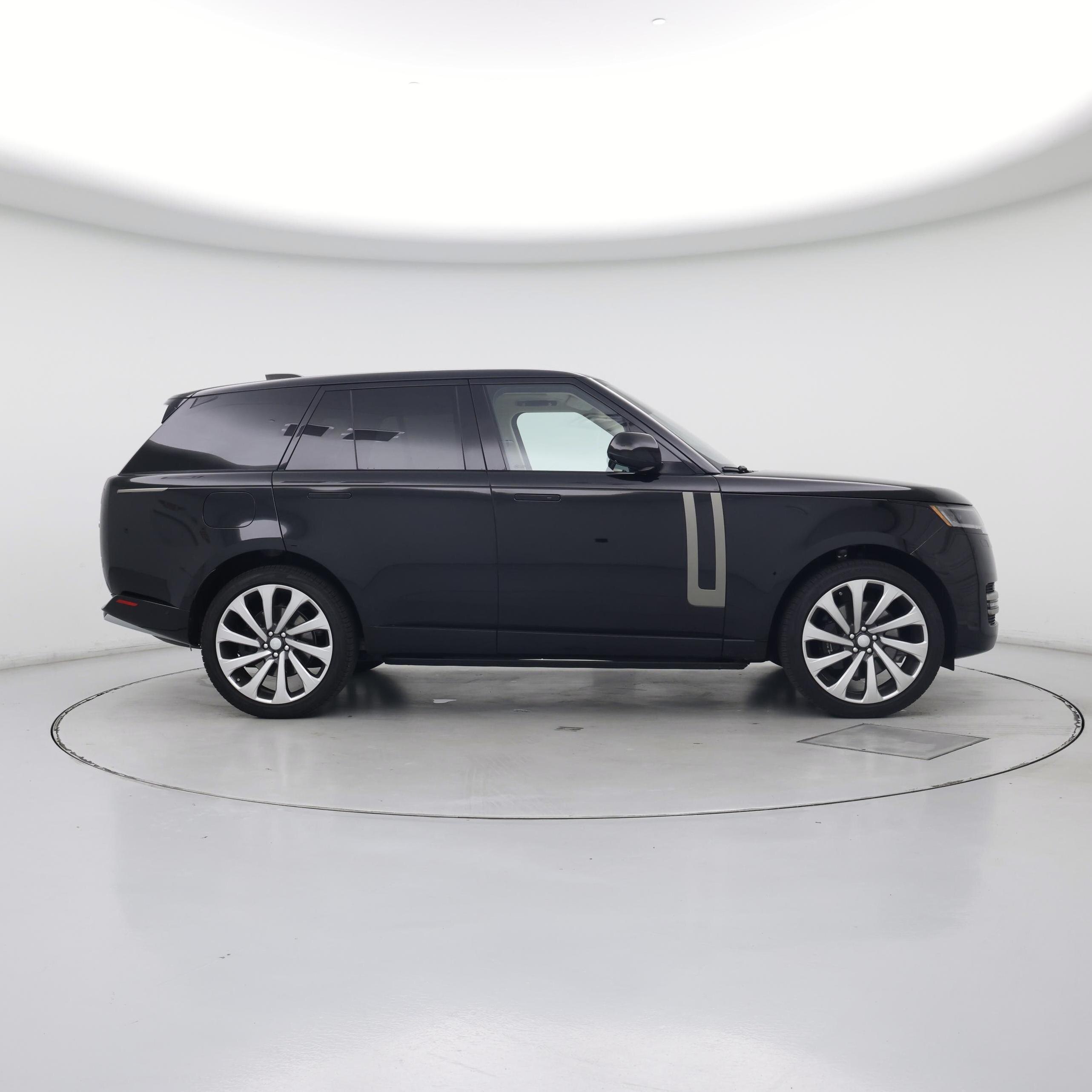 Thumbnail: 2023 Land Rover Range Rover - 7