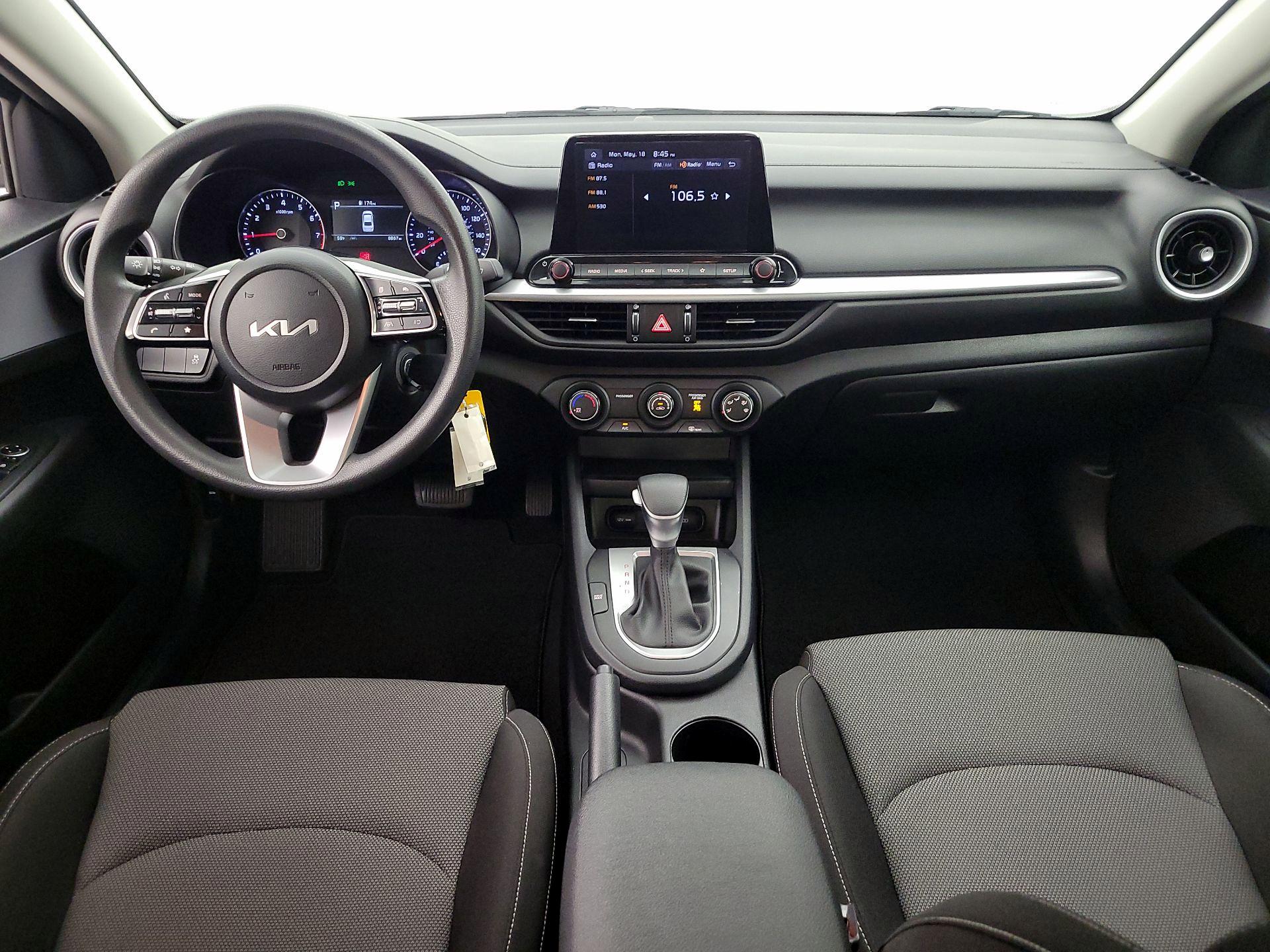 Thumbnail: 2024 Kia Forte - 9