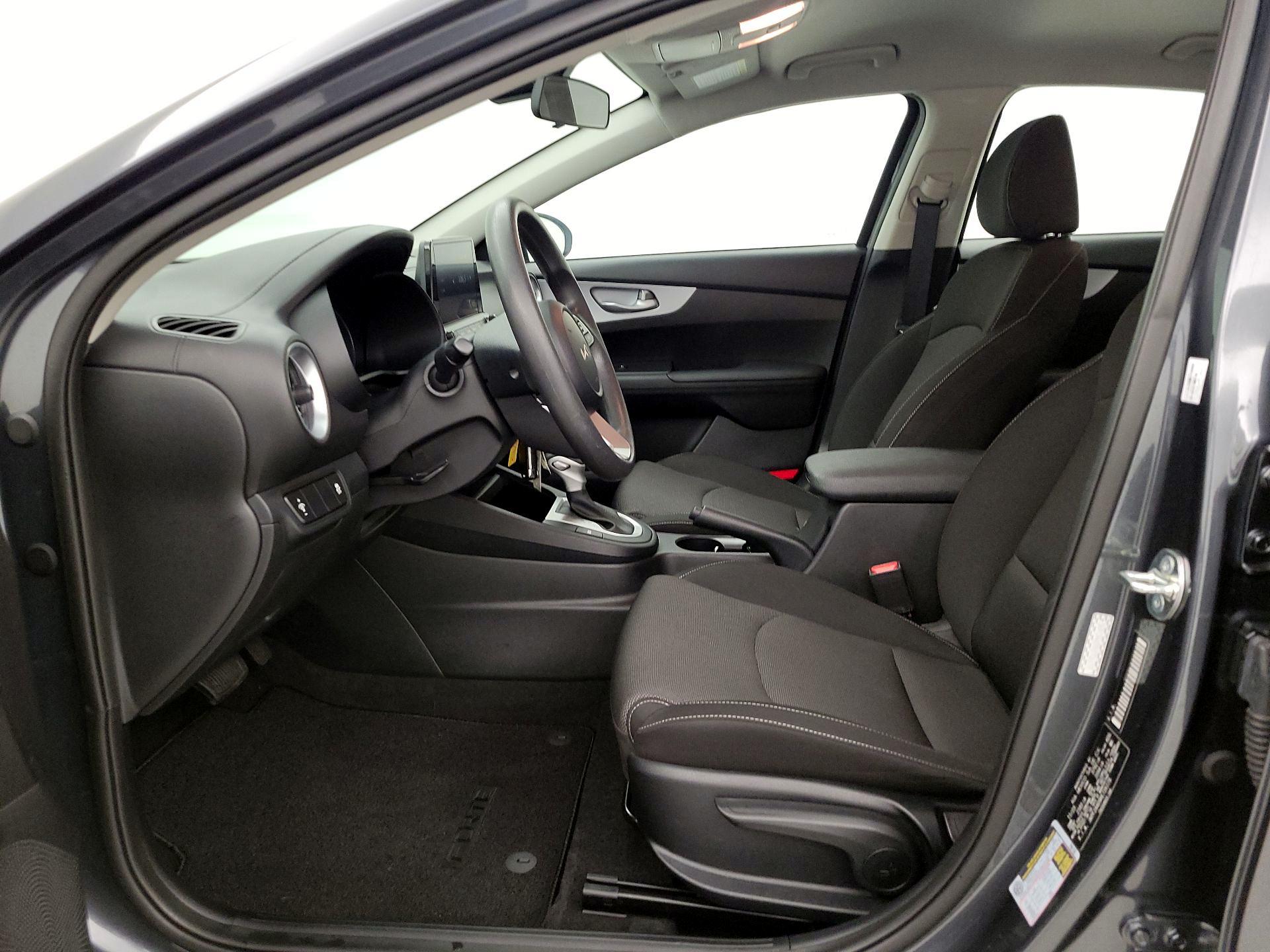 Thumbnail: 2024 Kia Forte - 11