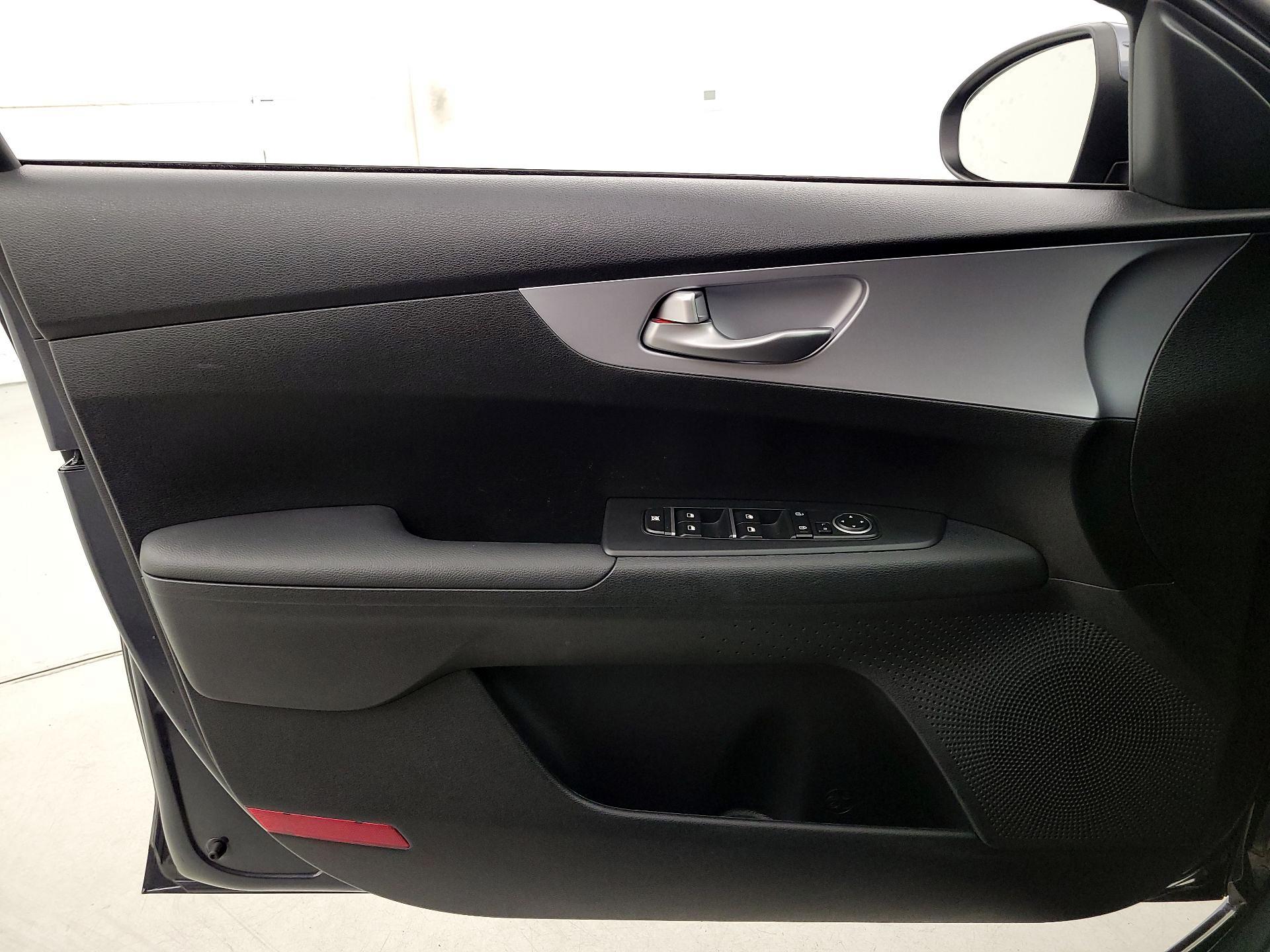 Thumbnail: 2024 Kia Forte - 12