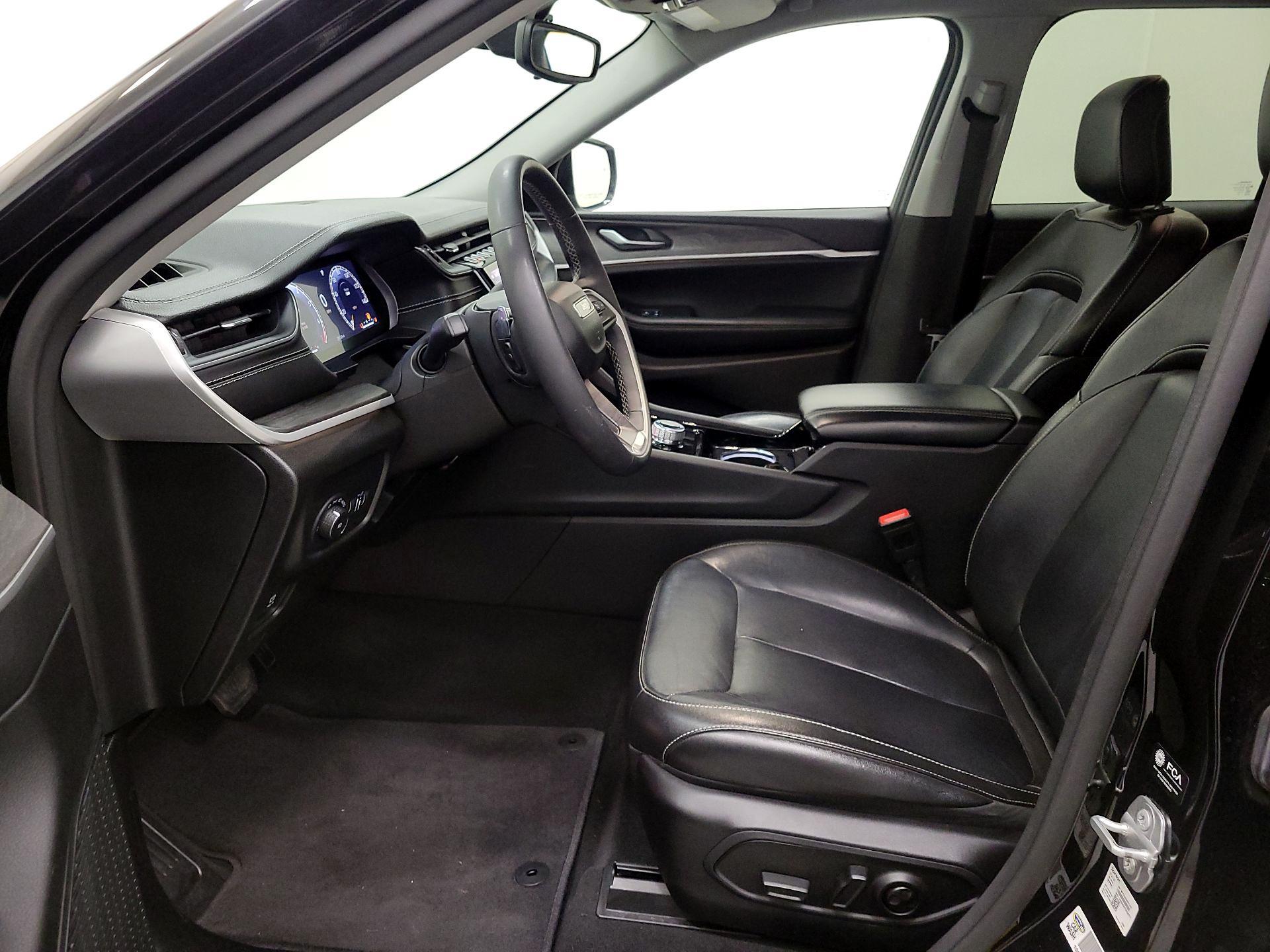 Thumbnail: 2023 Jeep Grand Cherokee - 11