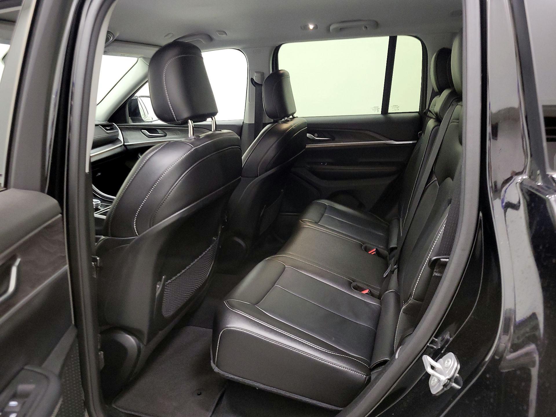 Thumbnail: 2023 Jeep Grand Cherokee - 20