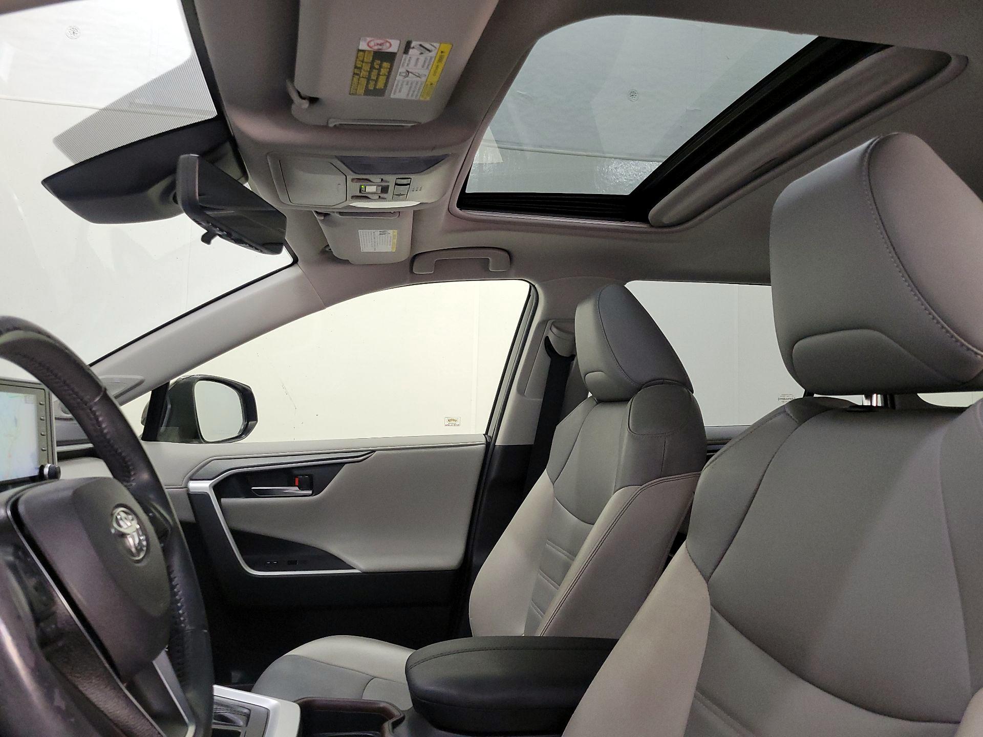 Thumbnail: 2021 Toyota RAV4 - 20