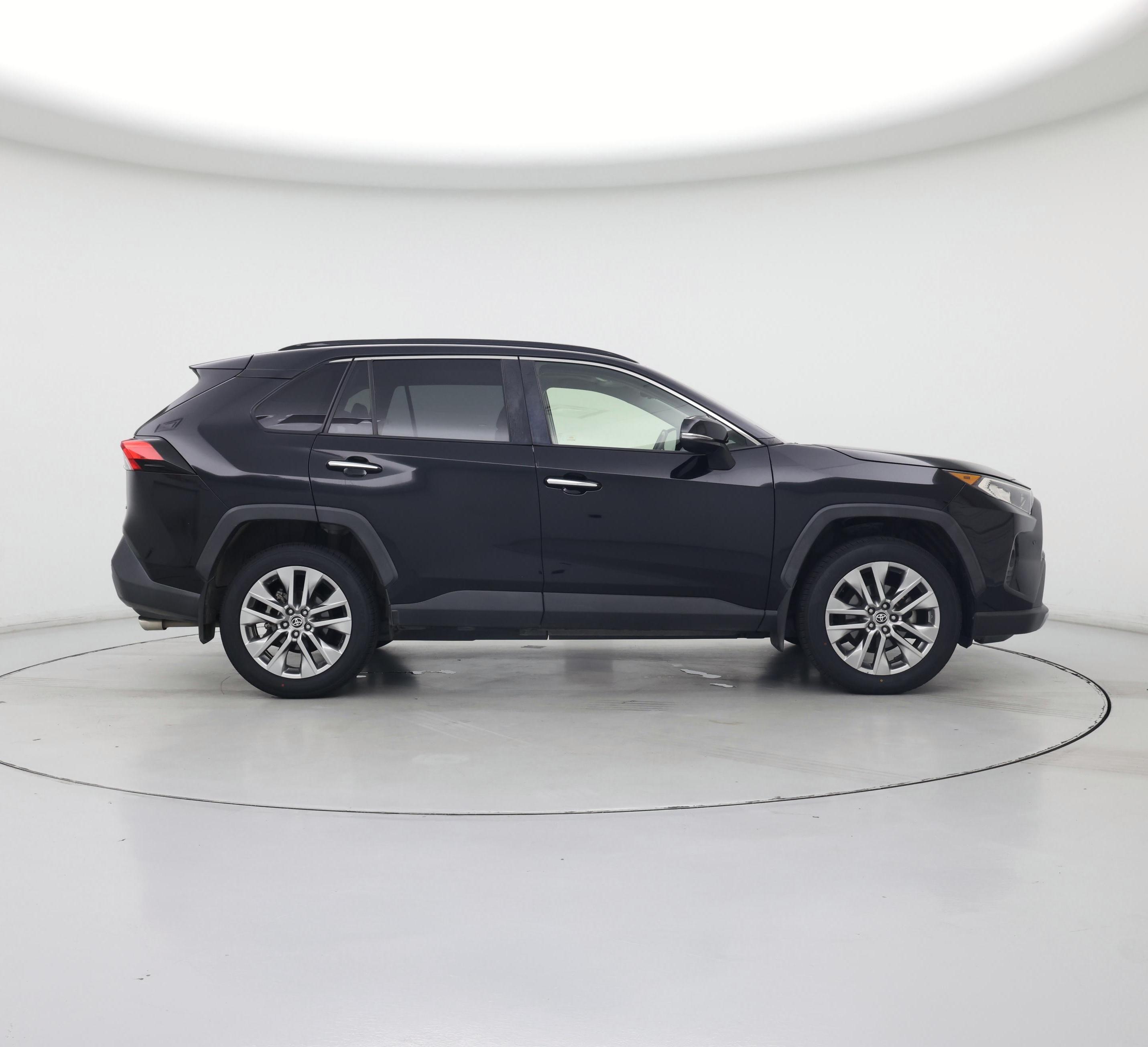 Thumbnail: 2021 Toyota RAV4 - 7
