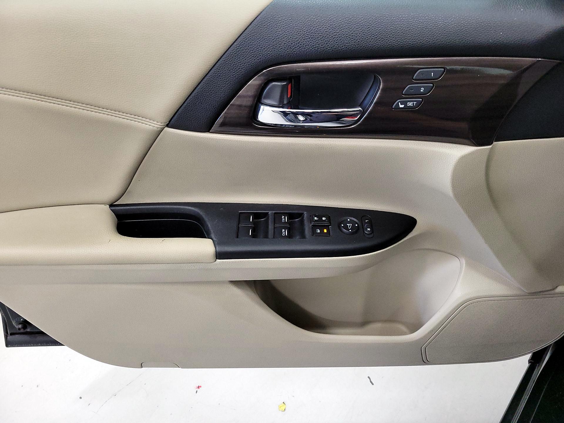 Thumbnail: 2016 Honda Accord - 12