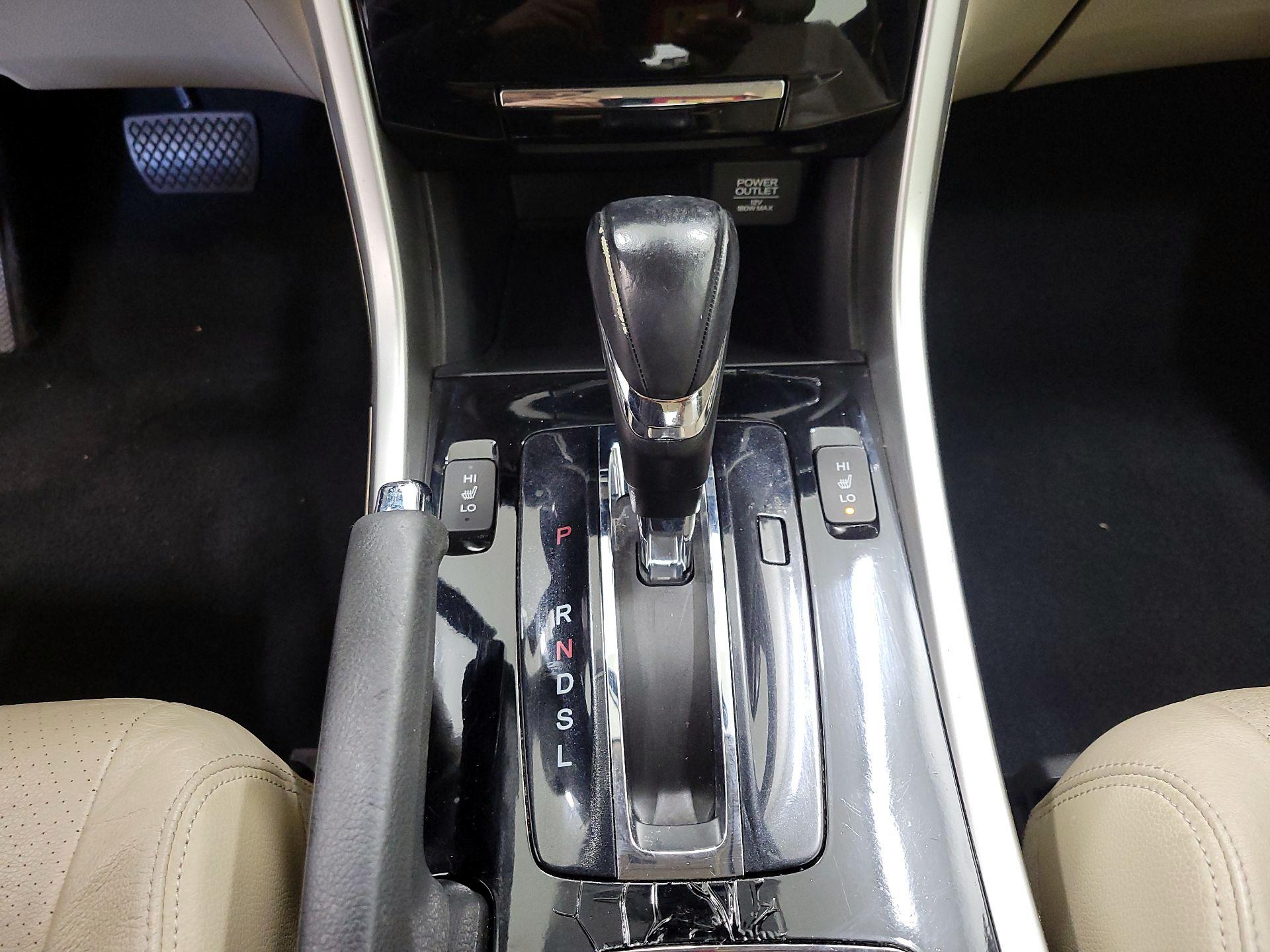Thumbnail: 2016 Honda Accord - 17