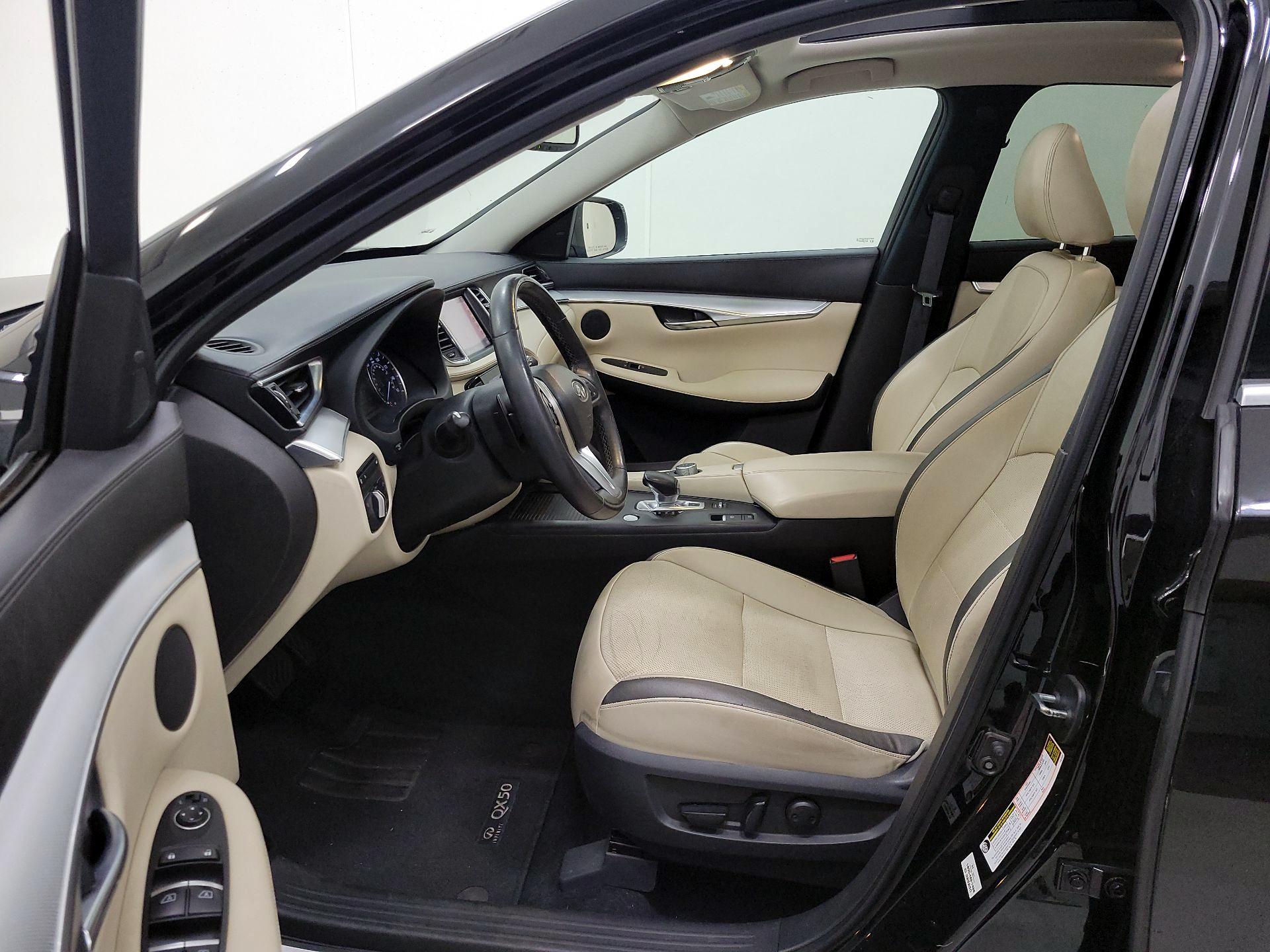Thumbnail: 2019 INFINITI QX50 - 11