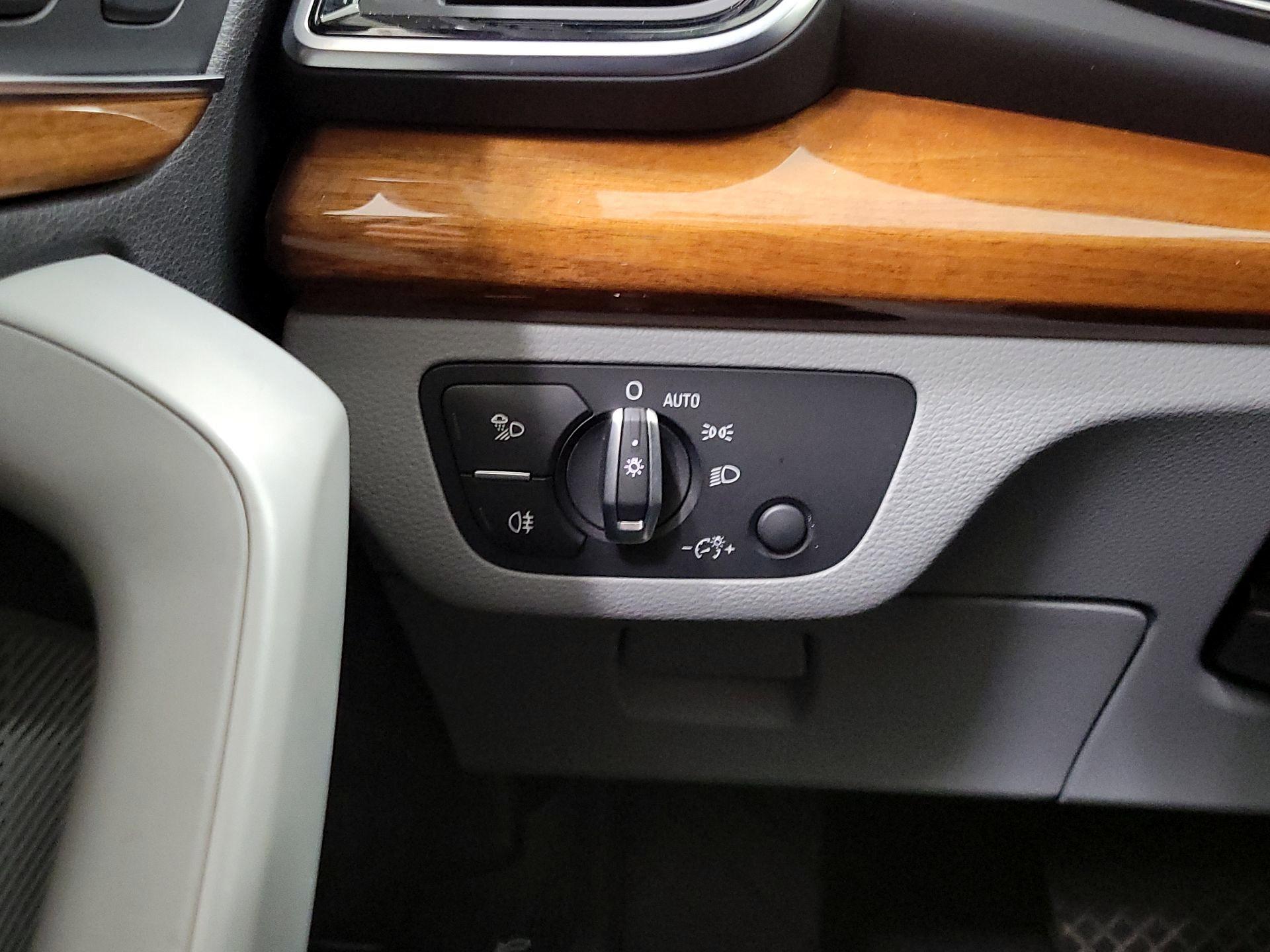 Thumbnail: 2021 Audi Q5 - 13