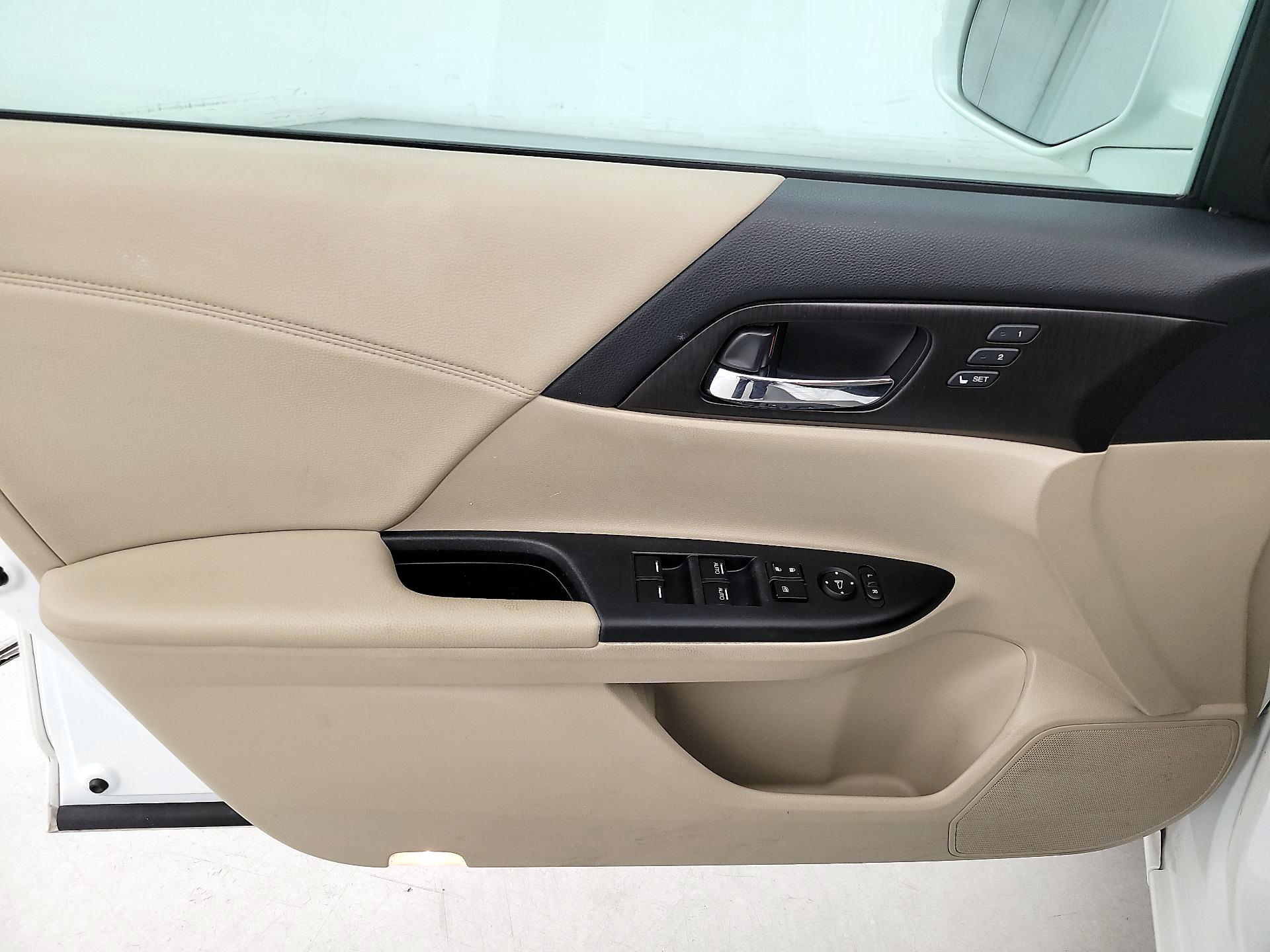 Thumbnail: 2015 Honda Accord - 12