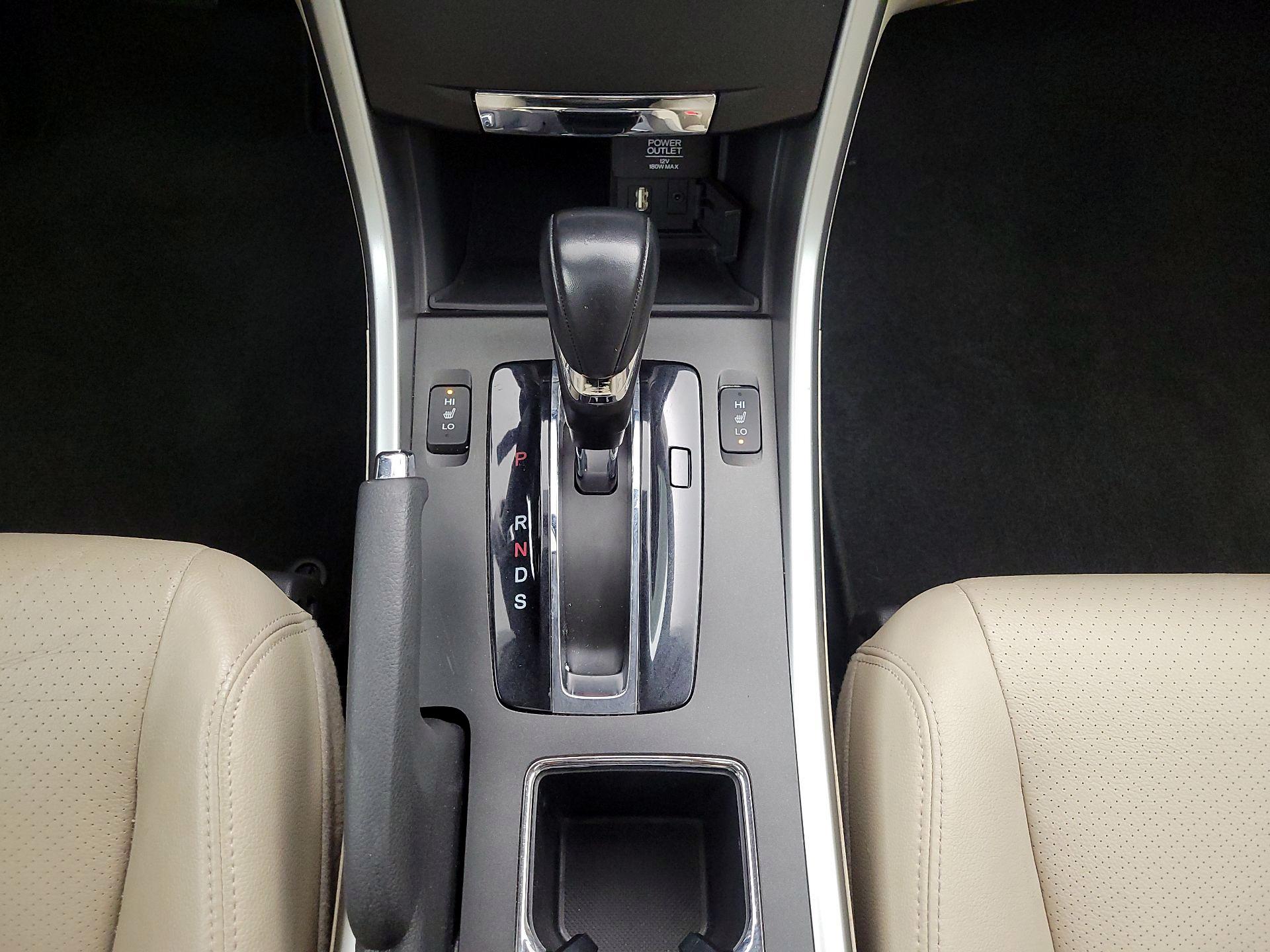 Thumbnail: 2015 Honda Accord - 17