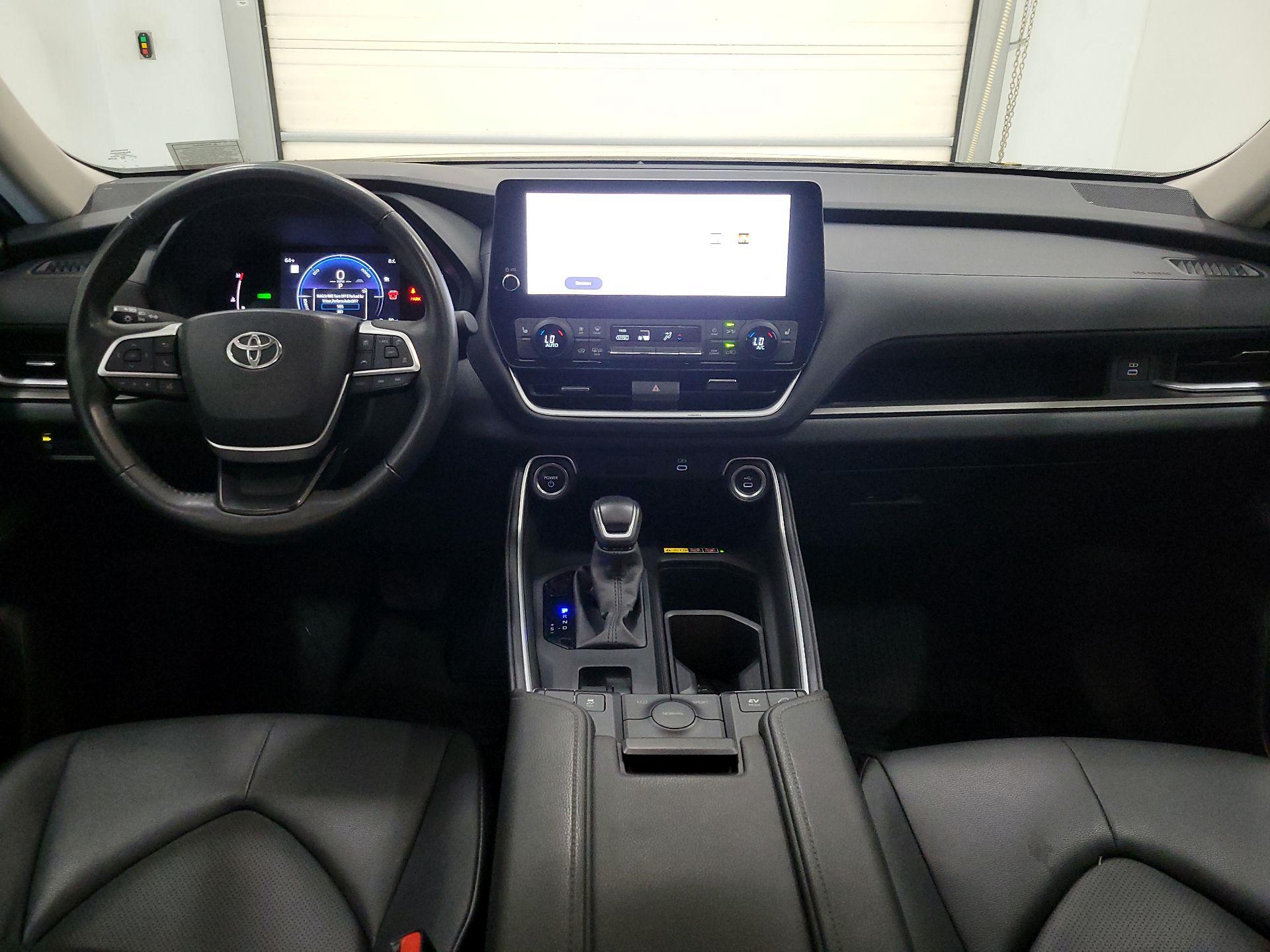 Thumbnail: 2024 Toyota Highlander - 9