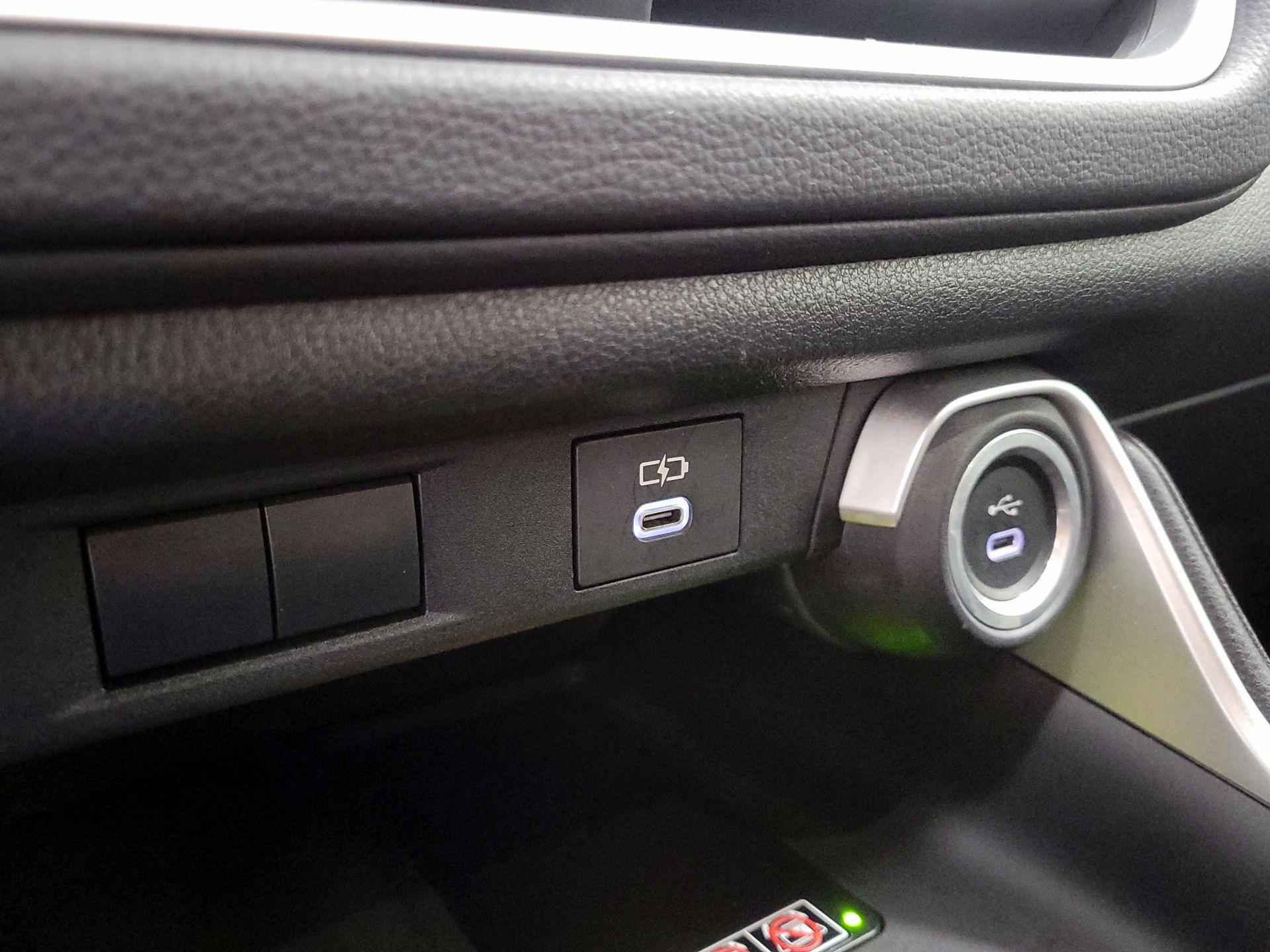 Thumbnail: 2024 Toyota Highlander - 18