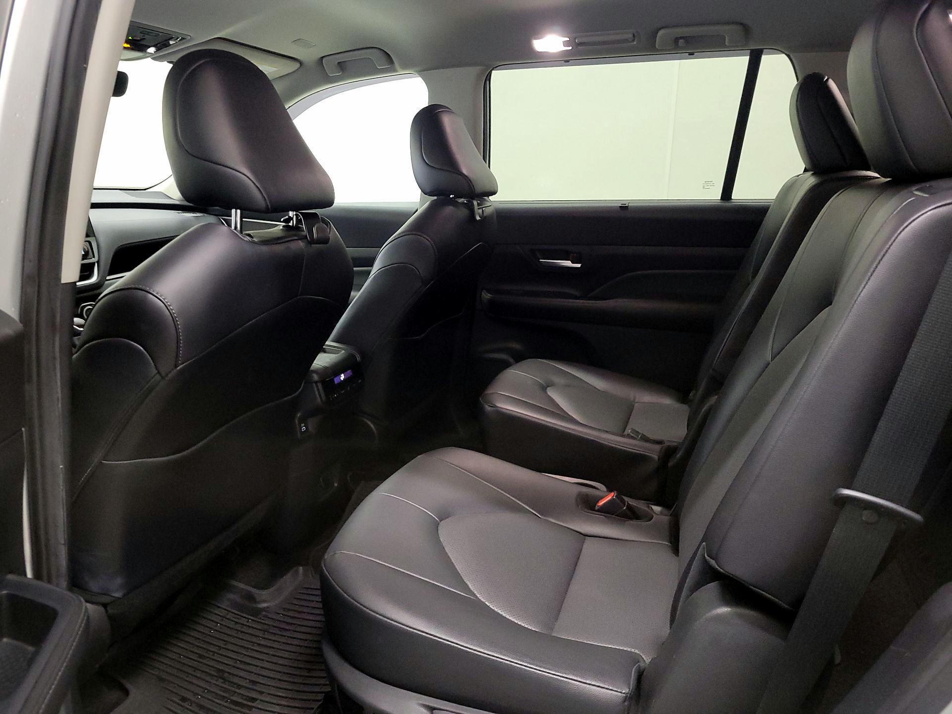 Thumbnail: 2024 Toyota Highlander - 19