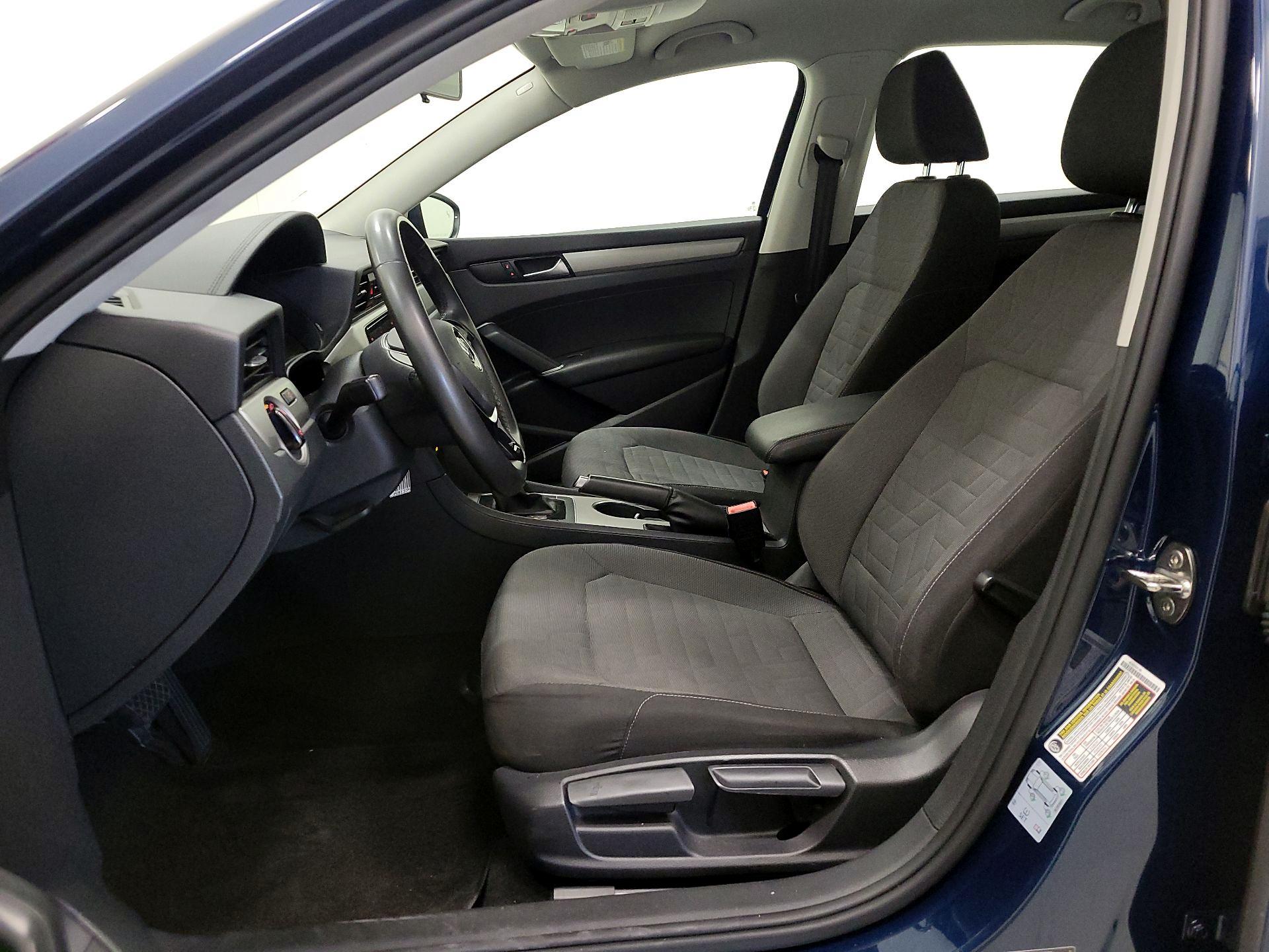 Thumbnail: 2021 Volkswagen Passat - 11