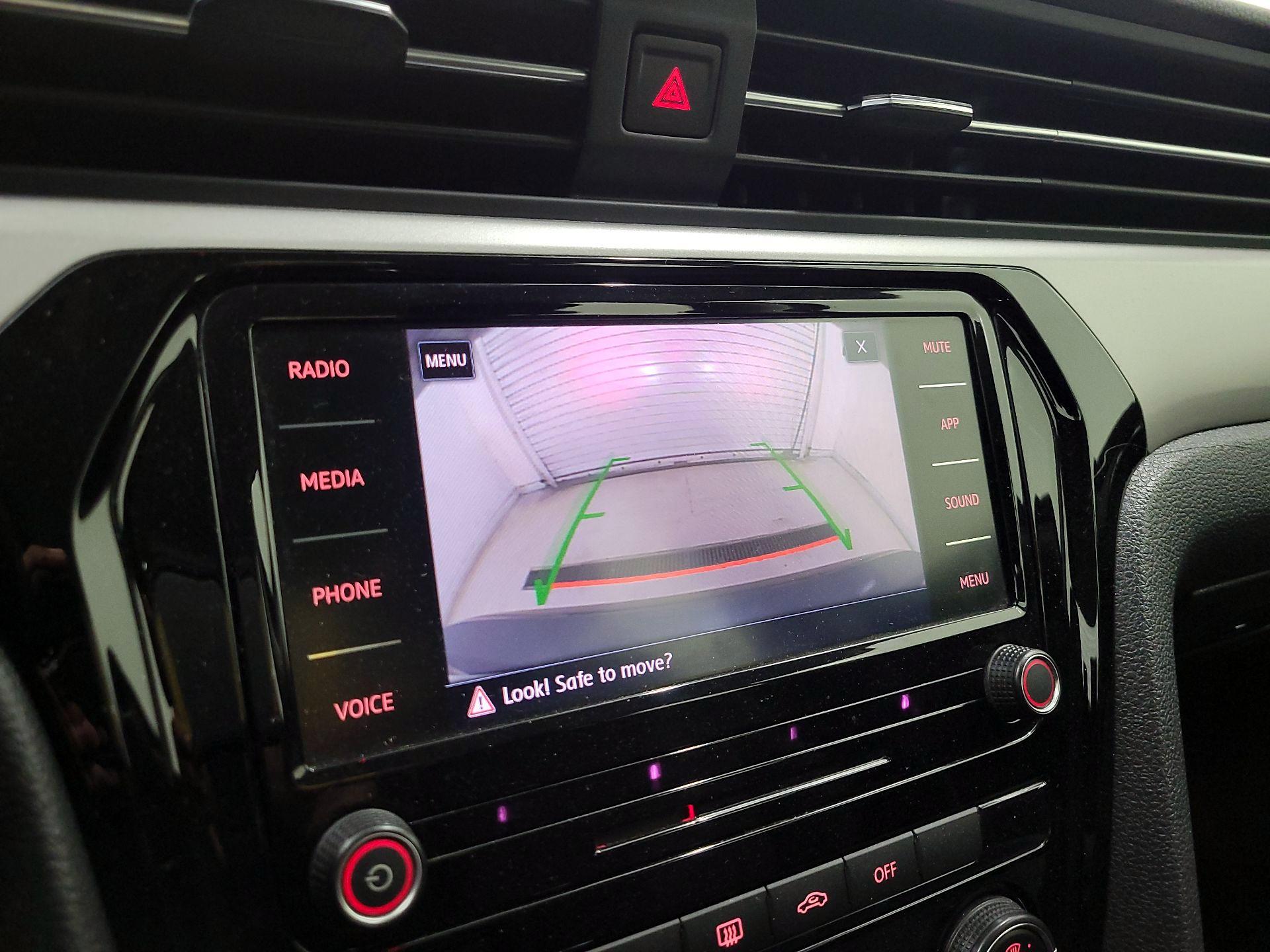 Thumbnail: 2021 Volkswagen Passat - 14