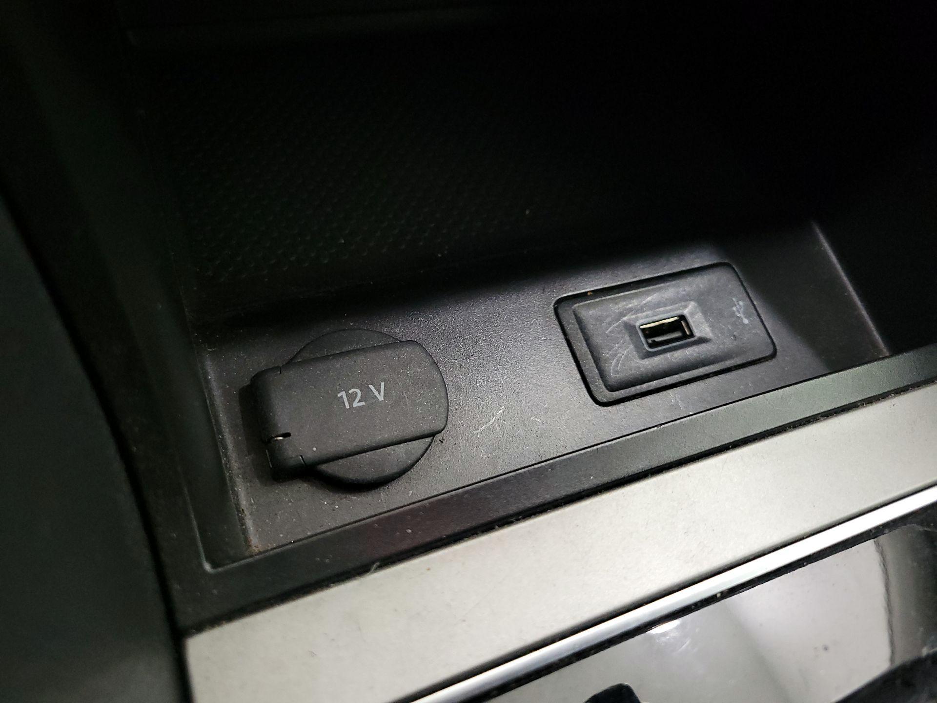 Thumbnail: 2021 Volkswagen Passat - 18