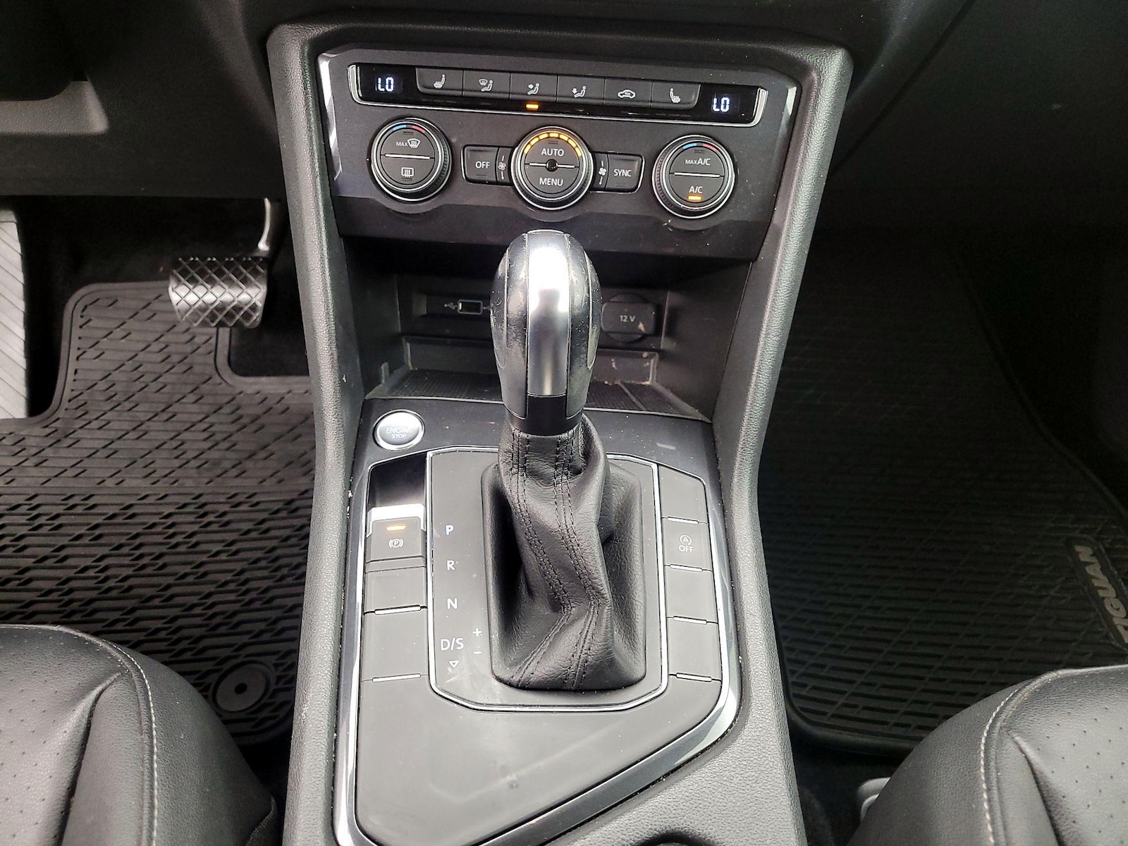 2020 Volkswagen Tiguan SEL - Photo 16