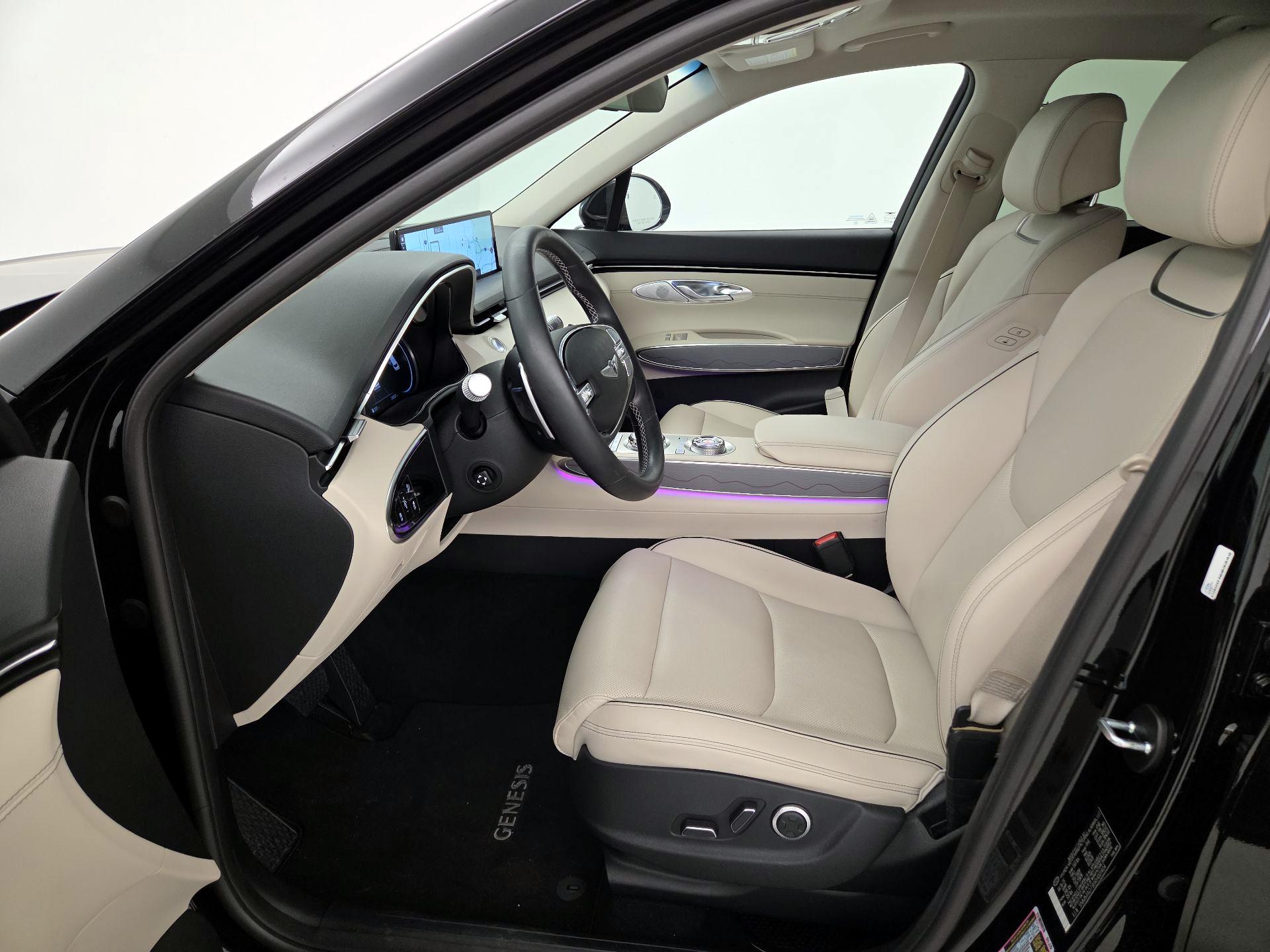 Thumbnail: 2024 Genesis GV70 - 11