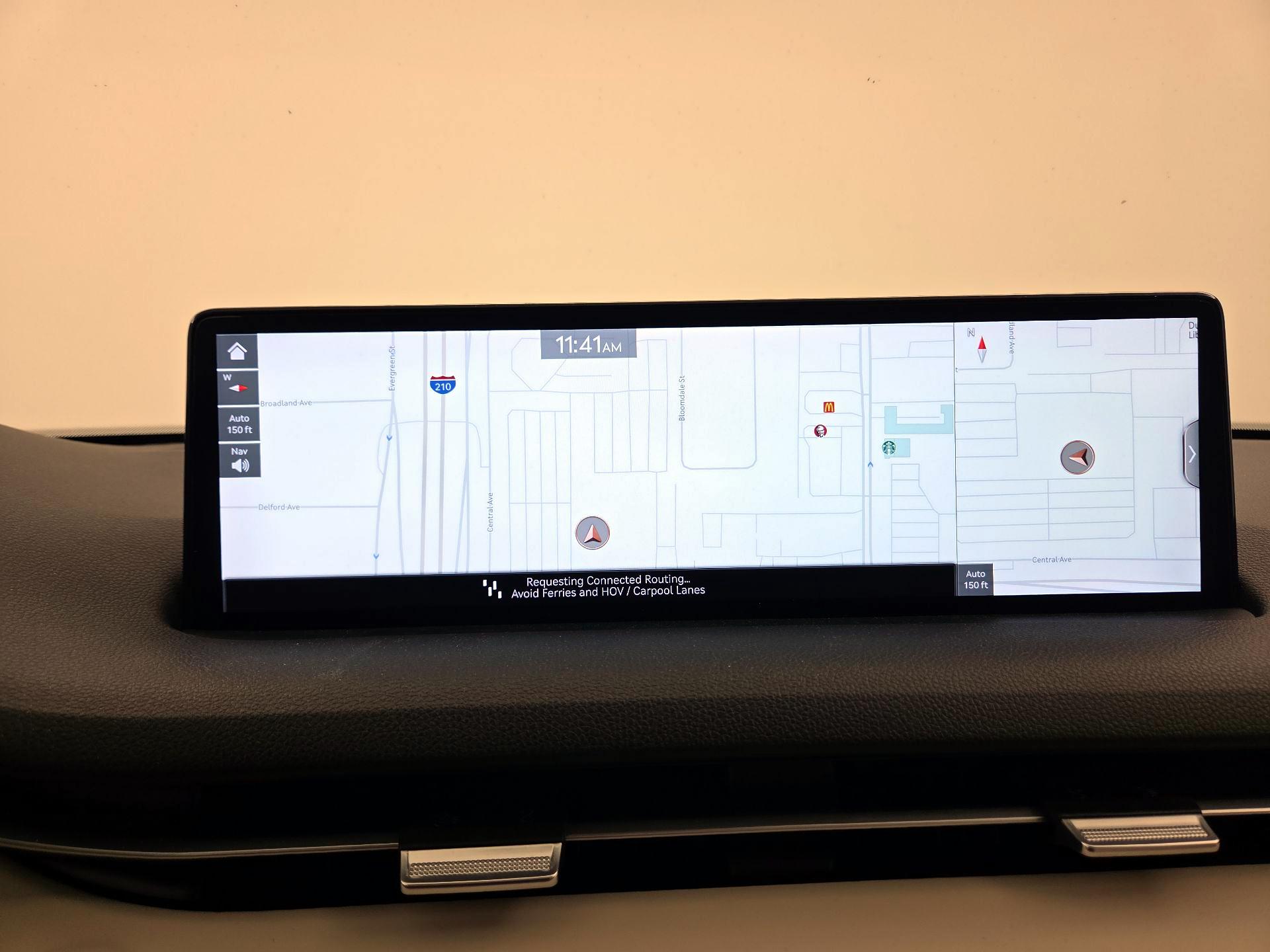 Thumbnail: 2024 Genesis GV70 - 14