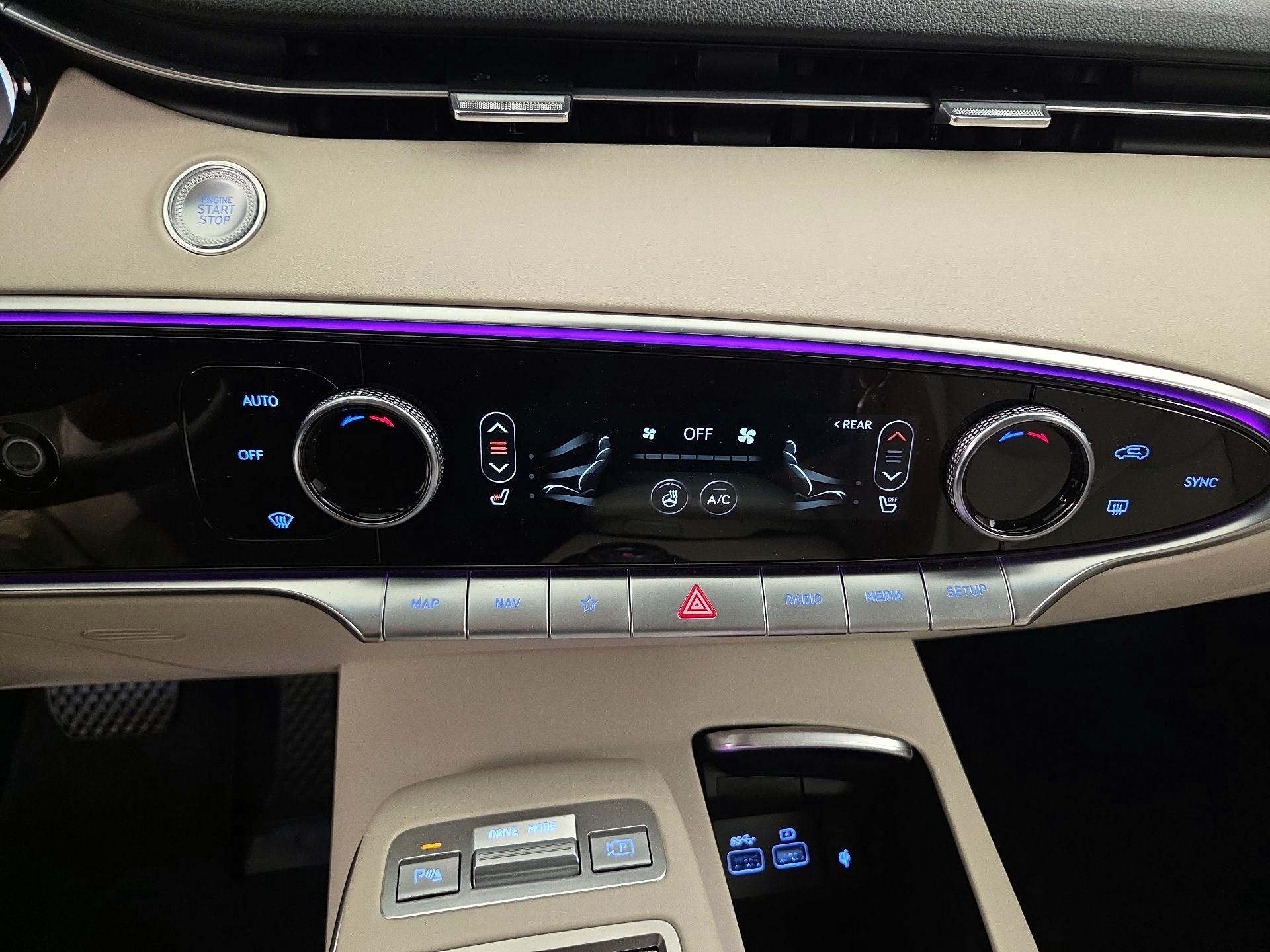 Thumbnail: 2024 Genesis GV70 - 17