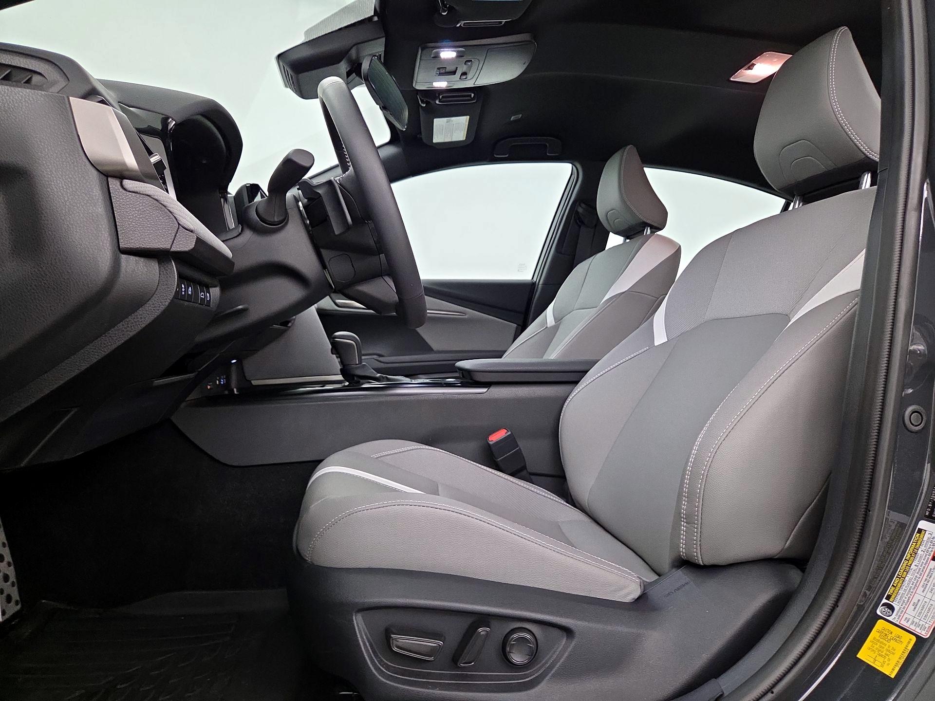 Thumbnail: 2025 Toyota Camry - 11