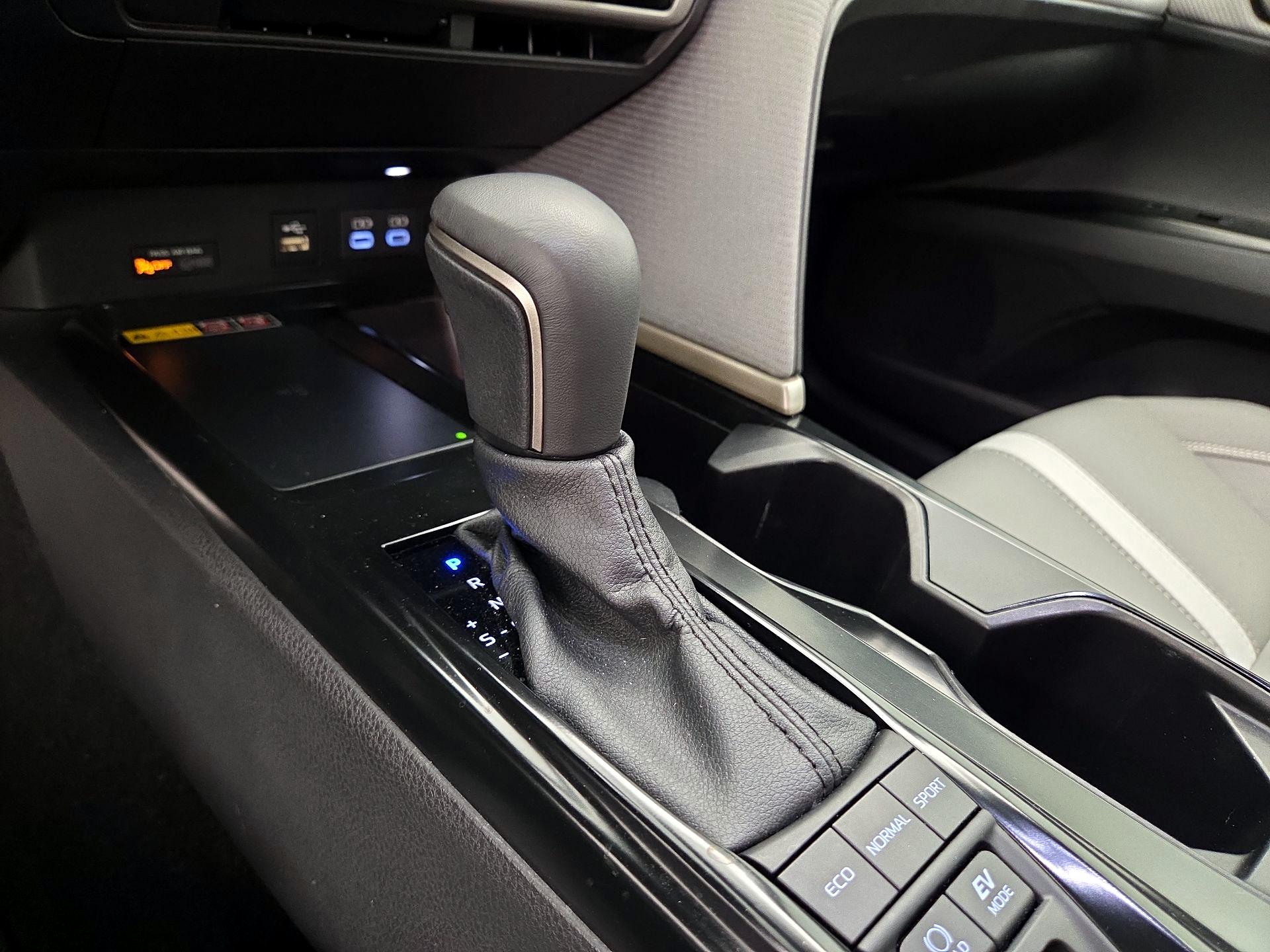 Thumbnail: 2025 Toyota Camry - 17