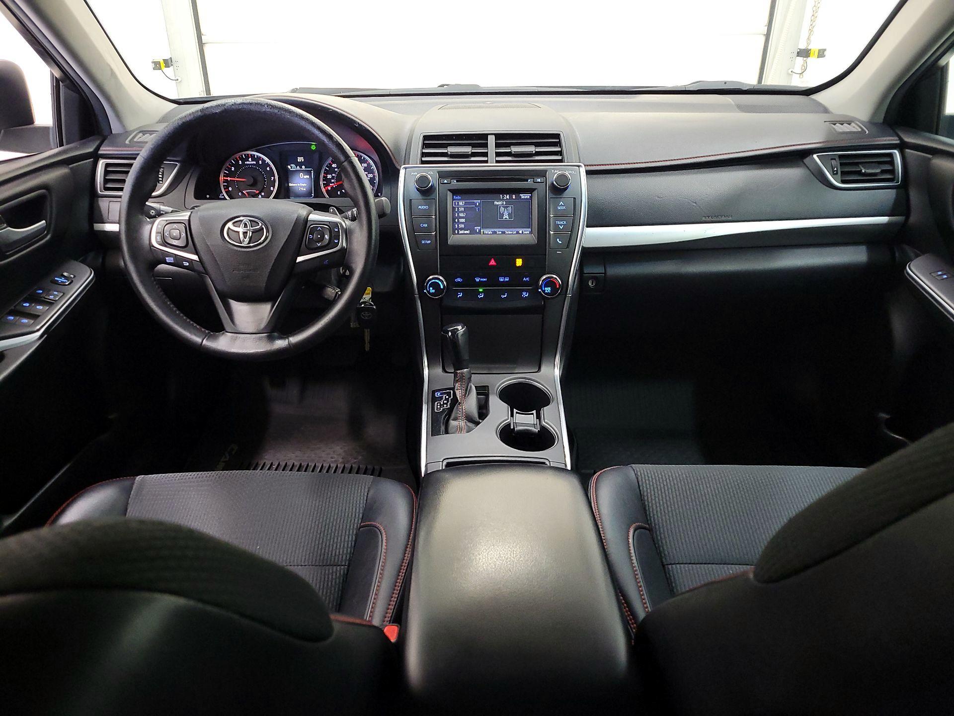 Thumbnail: 2017 Toyota Camry - 9