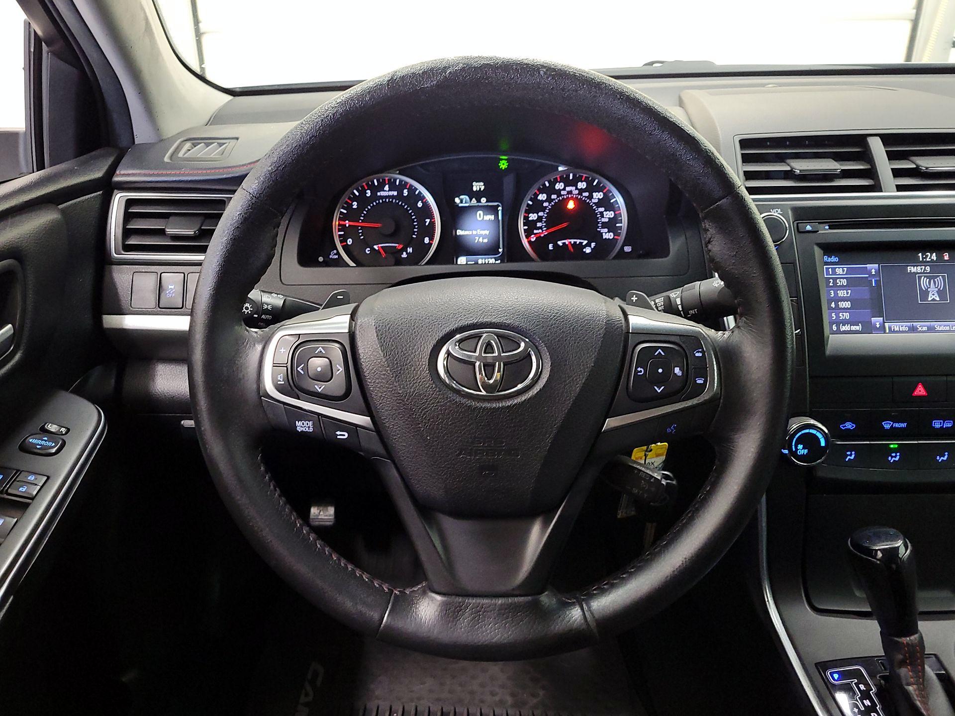 Thumbnail: 2017 Toyota Camry - 10