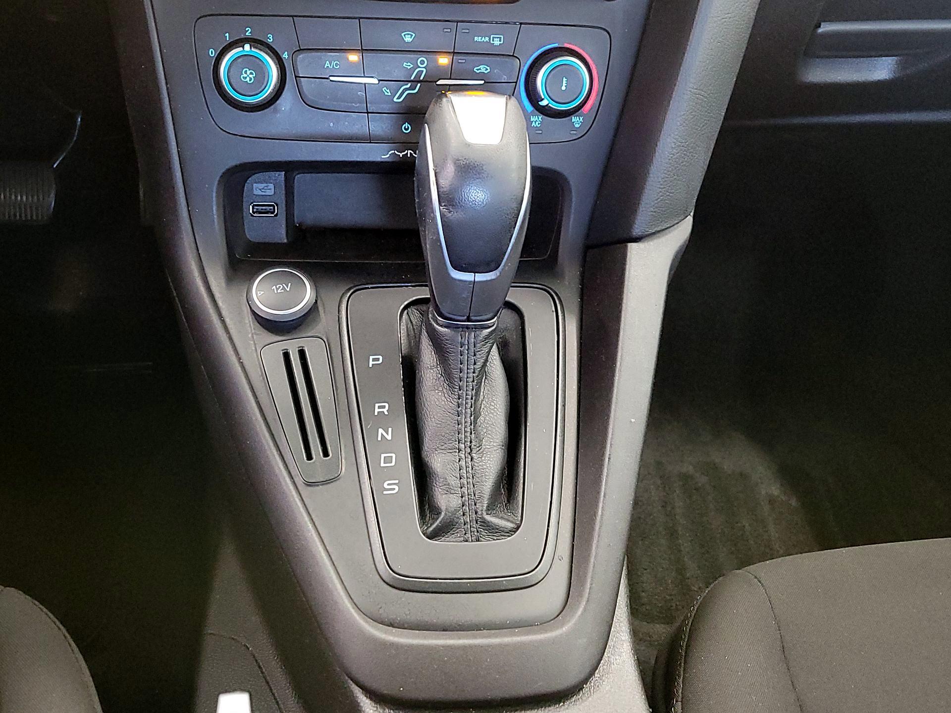 Thumbnail: 2015 Ford Focus - 17
