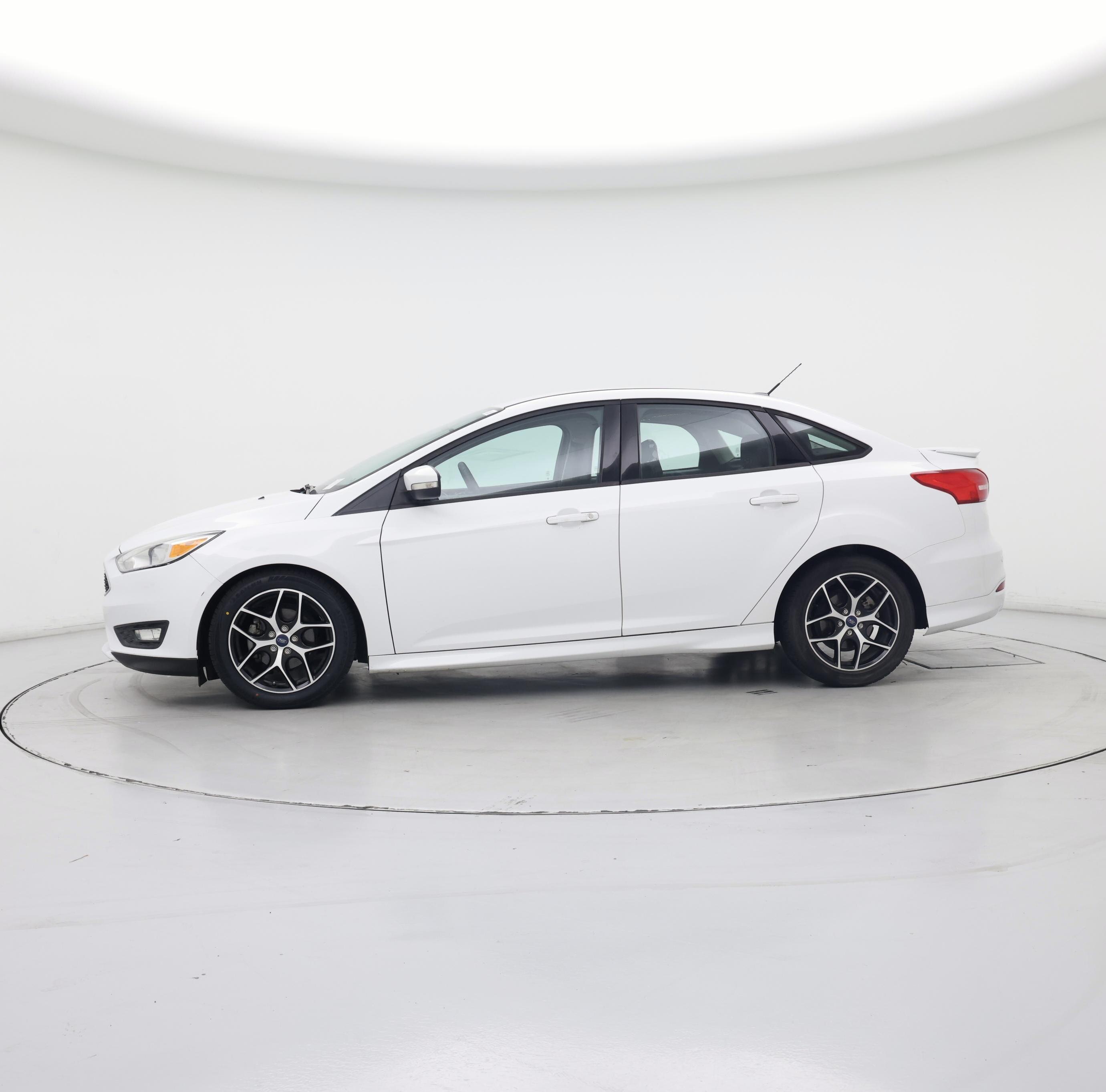 Thumbnail: 2015 Ford Focus - 3