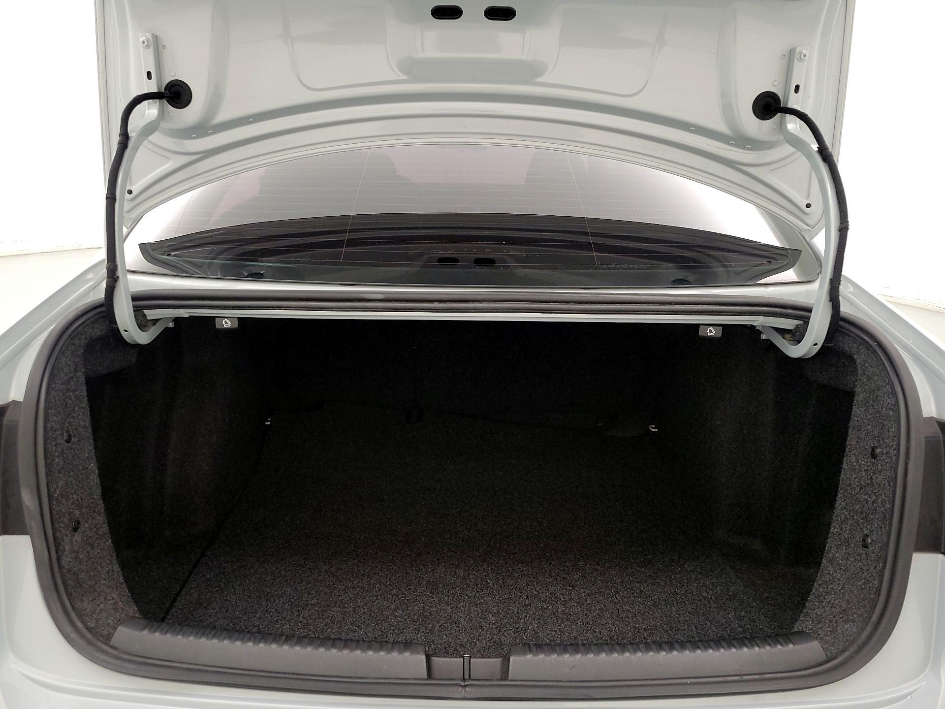 Thumbnail: 2017 Volkswagen Jetta - 20