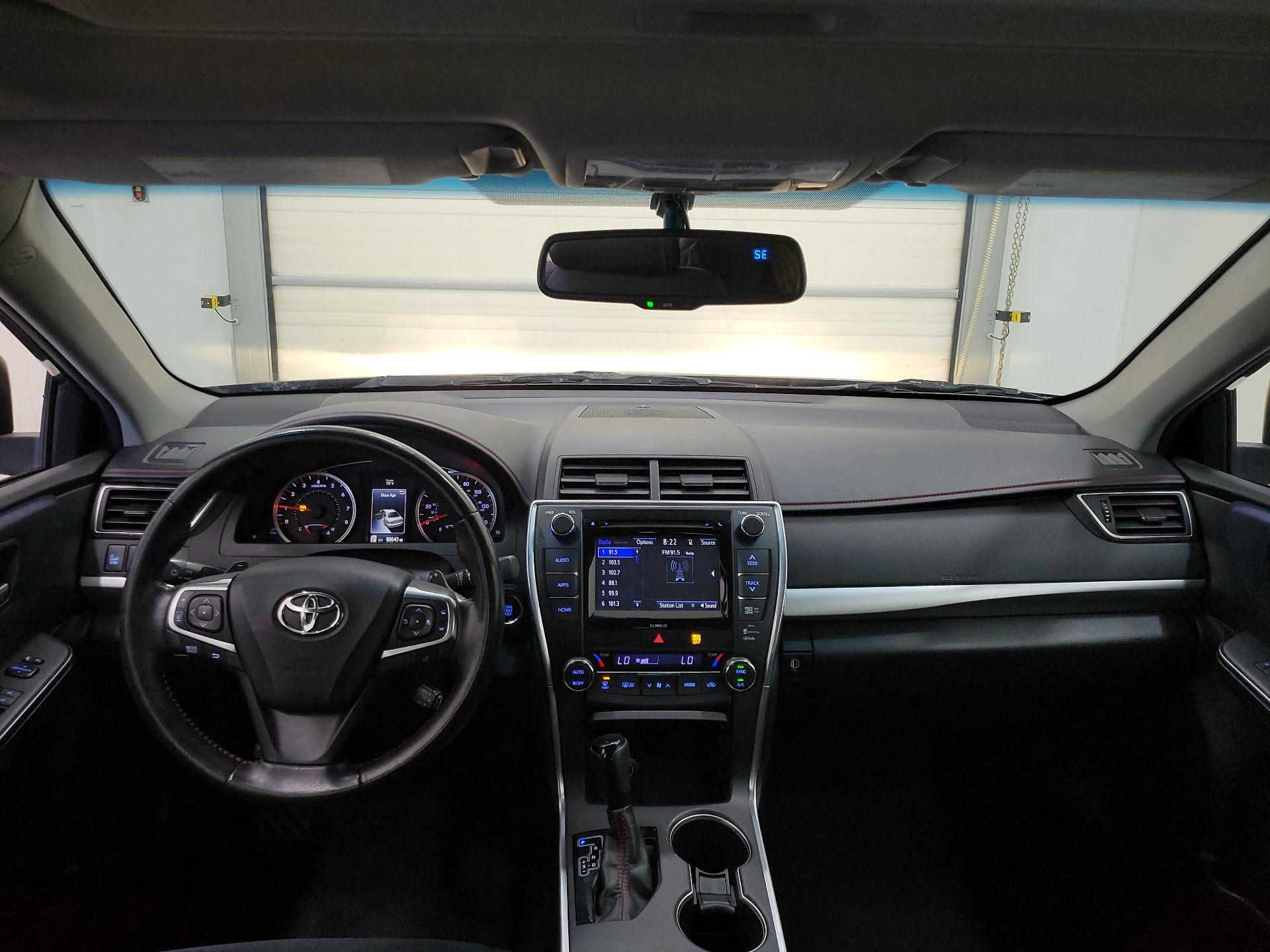 Thumbnail: 2016 Toyota Camry - 9
