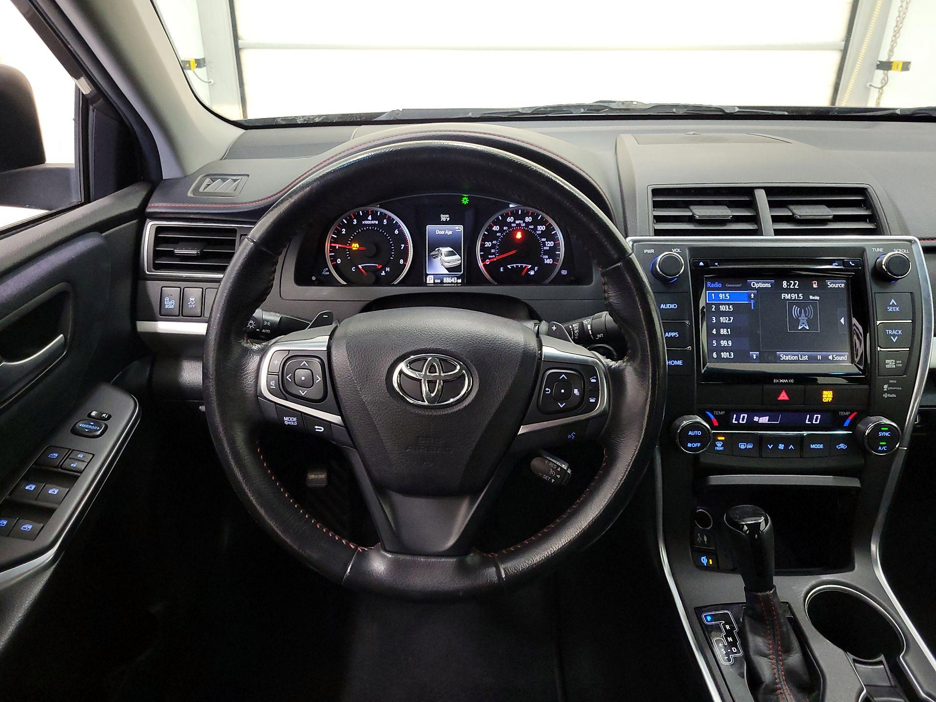 Thumbnail: 2016 Toyota Camry - 10