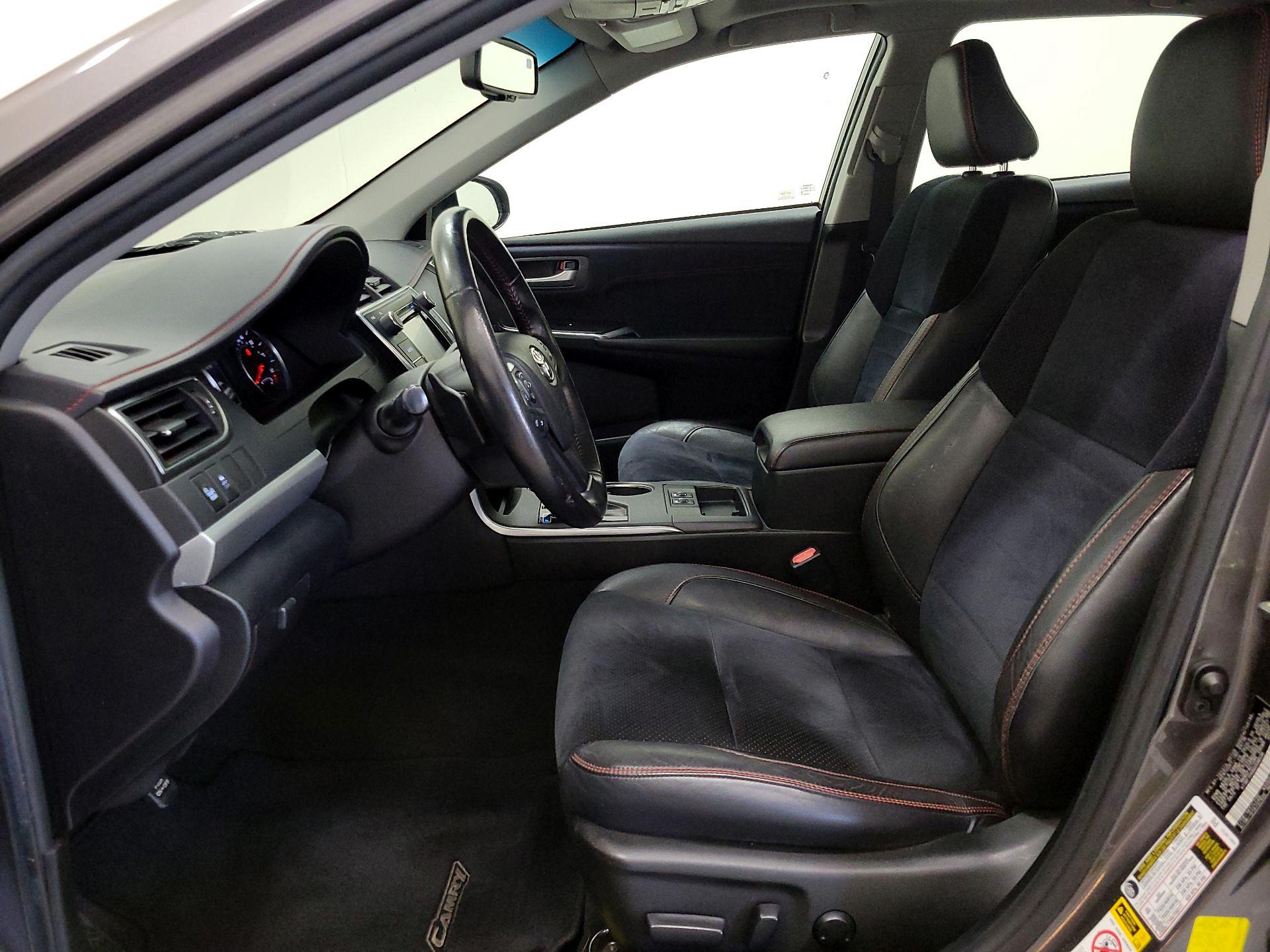 Thumbnail: 2016 Toyota Camry - 11