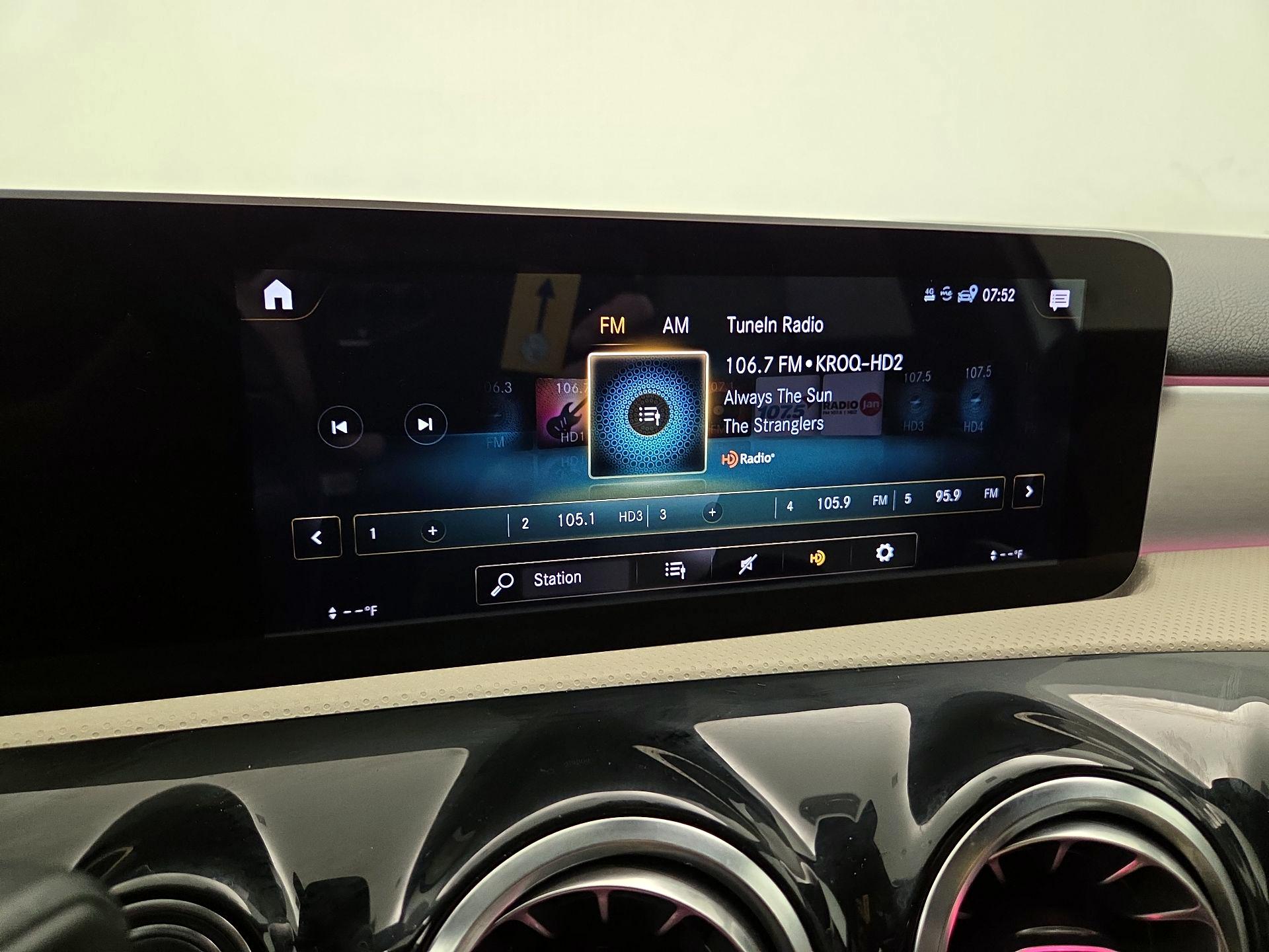 Thumbnail: 2020 Mercedes-Benz A-Class - 15