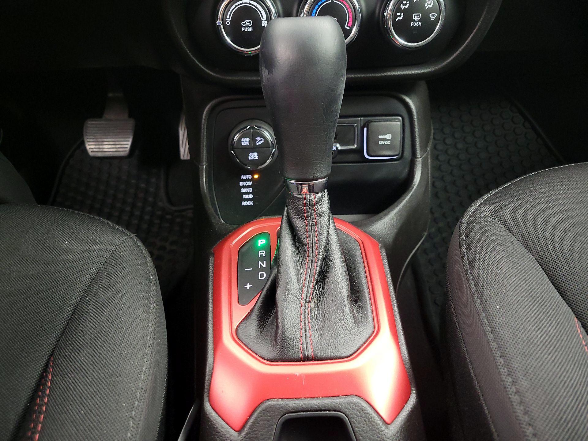 Thumbnail: 2017 Jeep Renegade - 18