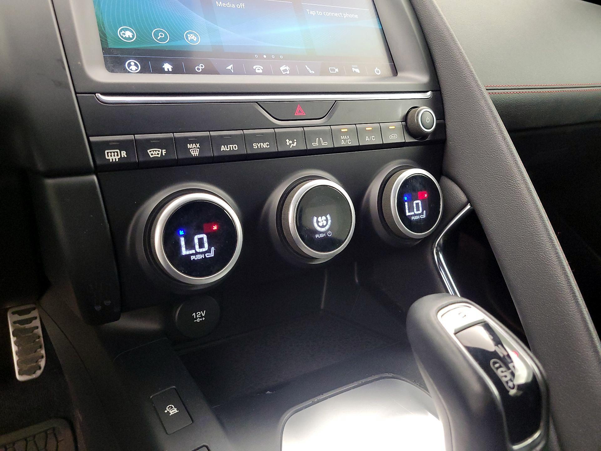 Thumbnail: 2020 Jaguar E-Pace - 15