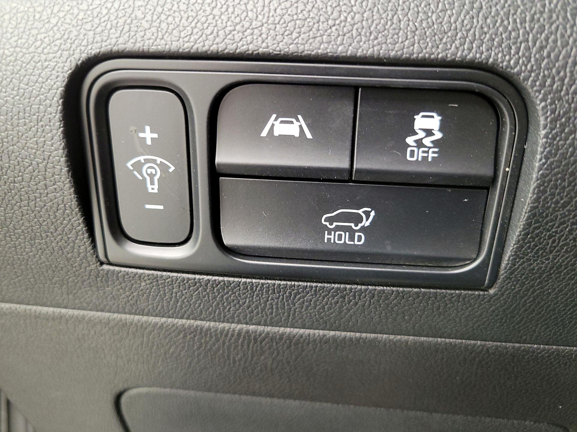 Thumbnail: 2023 Kia Sorento - 13