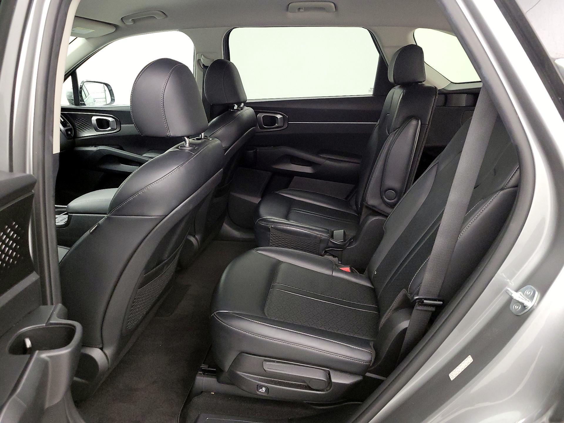 Thumbnail: 2023 Kia Sorento - 19