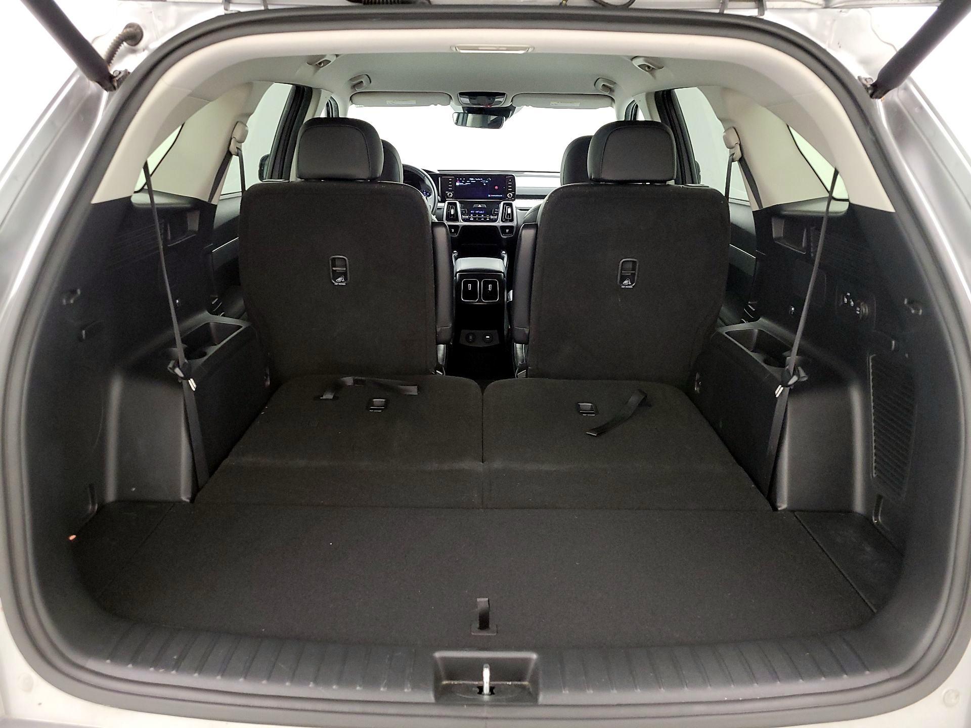 Thumbnail: 2023 Kia Sorento - 20