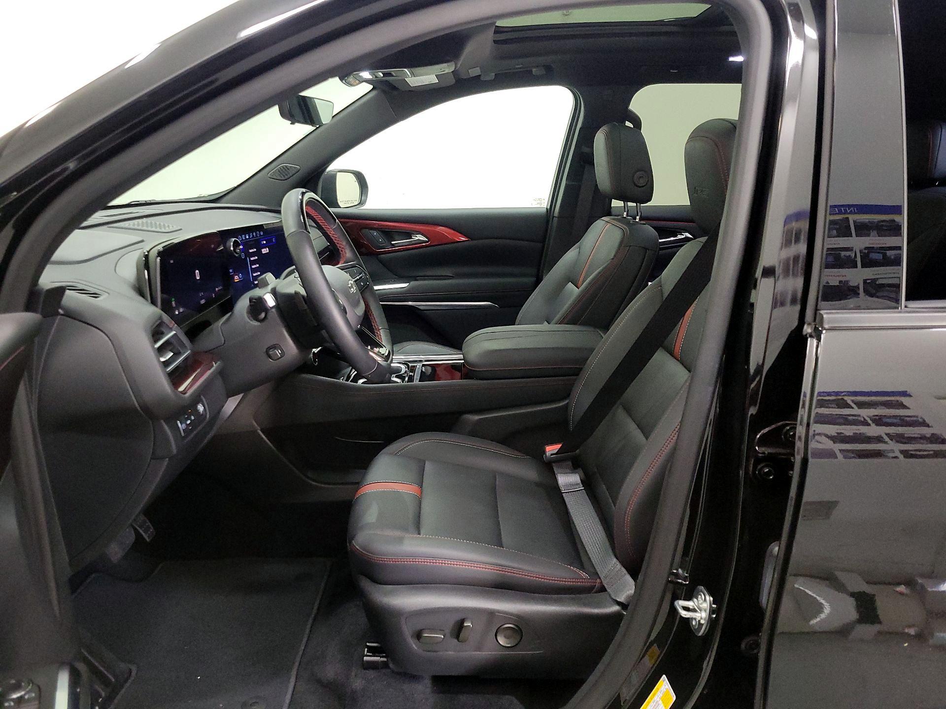 Thumbnail: 2024 Chevrolet Traverse - 11