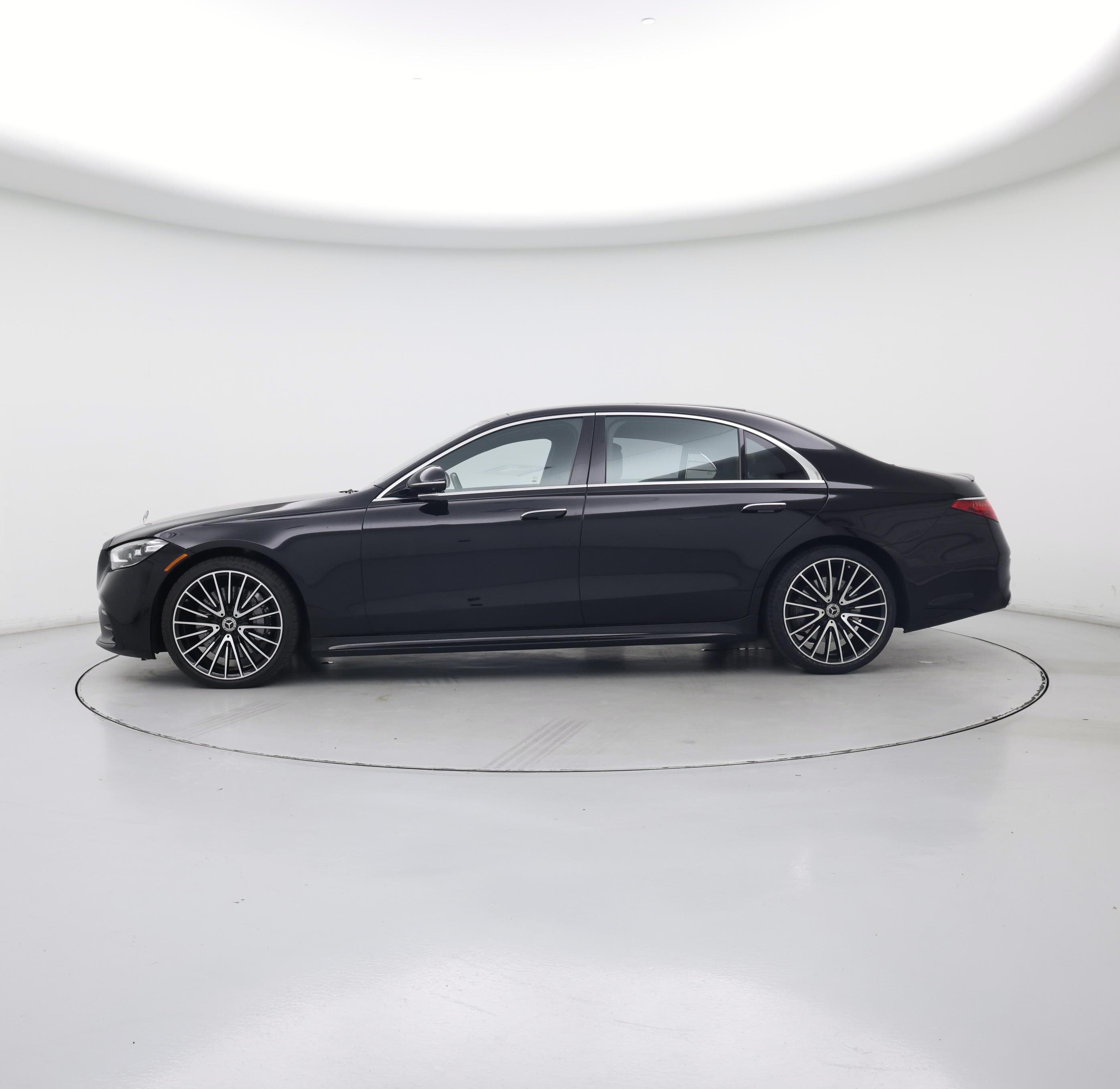 Thumbnail: 2022 Mercedes-Benz S-Class - 3