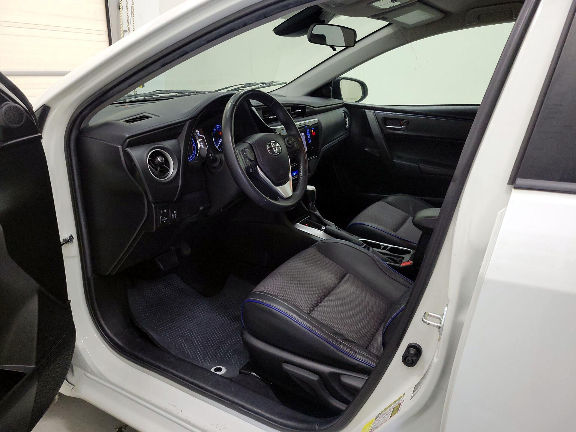 Thumbnail: 2018 Toyota Corolla - 11