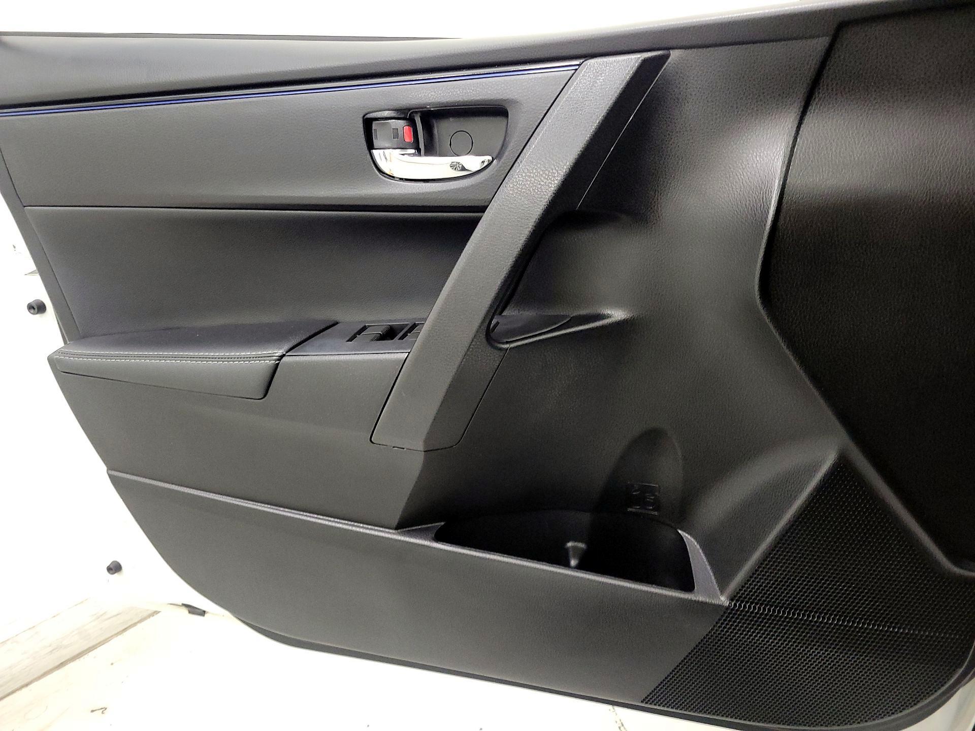 Thumbnail: 2018 Toyota Corolla - 12